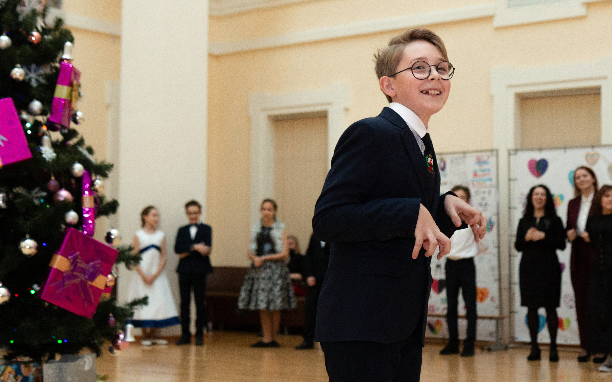 Съёмка в 9 гимназии города Екатеринбург. Предметный и репортажный фотограф Алексей Кротов