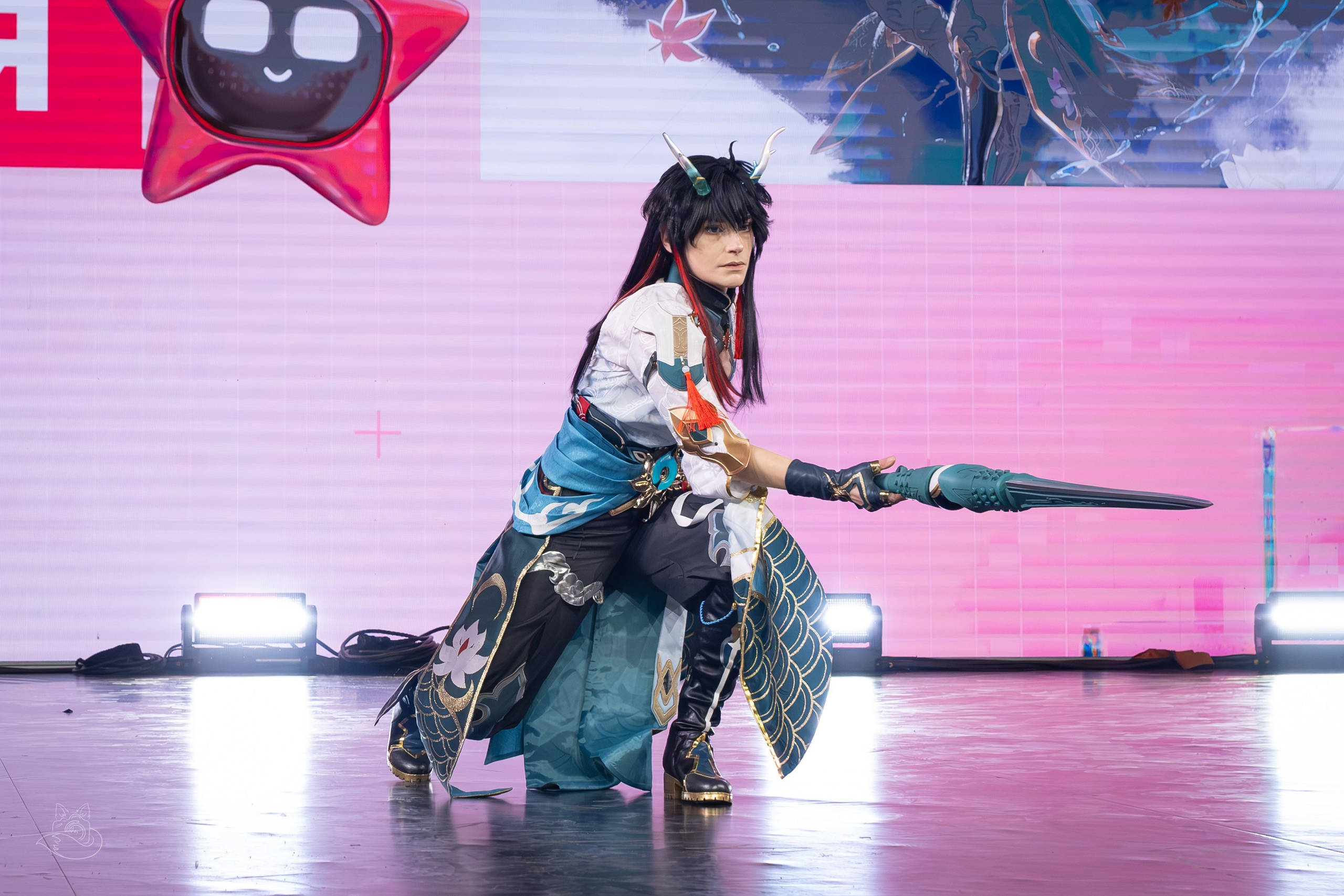 Сцена РЭД ЭКСПО 2024. Косплей фотограф