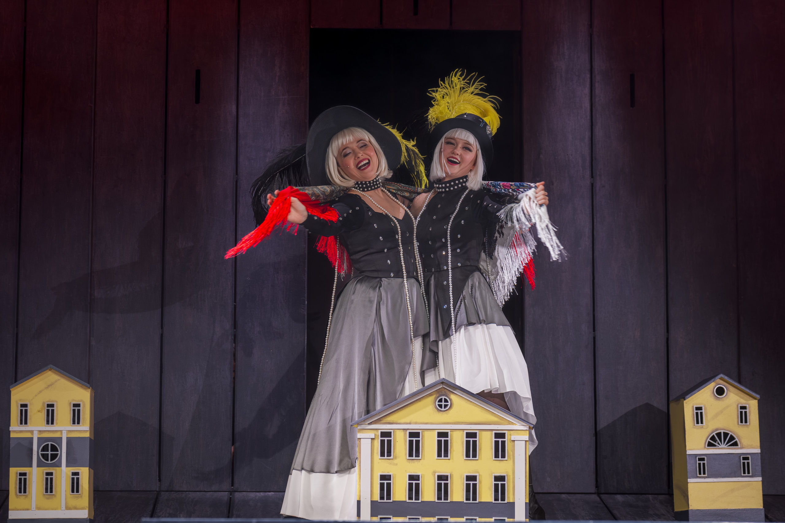 Театр Терезы Дуровой: Ревизор. Сайт фотографа Сергея Абрамова