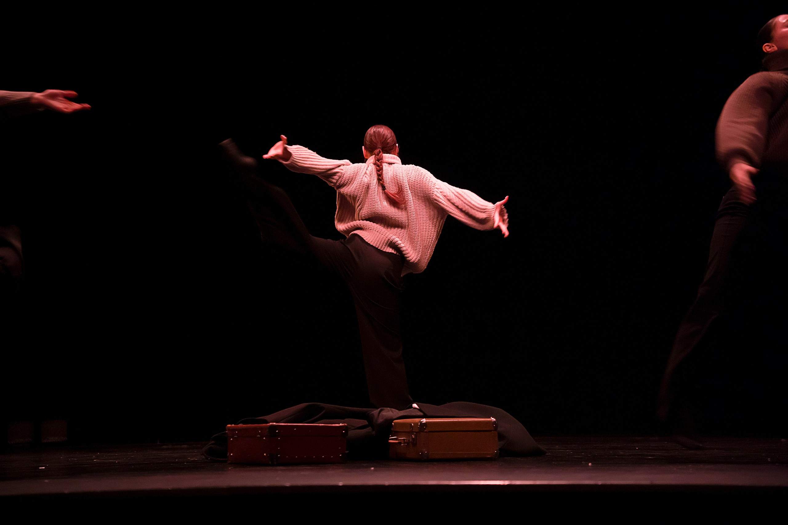 Танцевальное шоу. Фотограф в Санкт-Петербурге. Репортажная и все съёмки для бизнеса