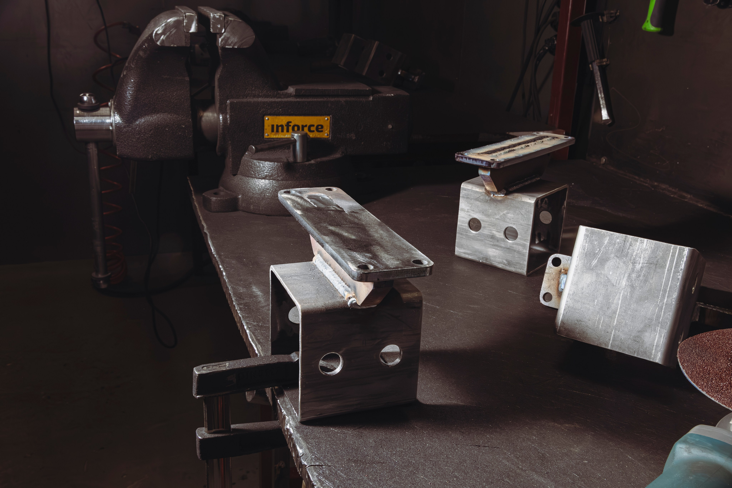 Обработанная деталь: результат резки и шлифовки болгаркой, чистота поверхности.