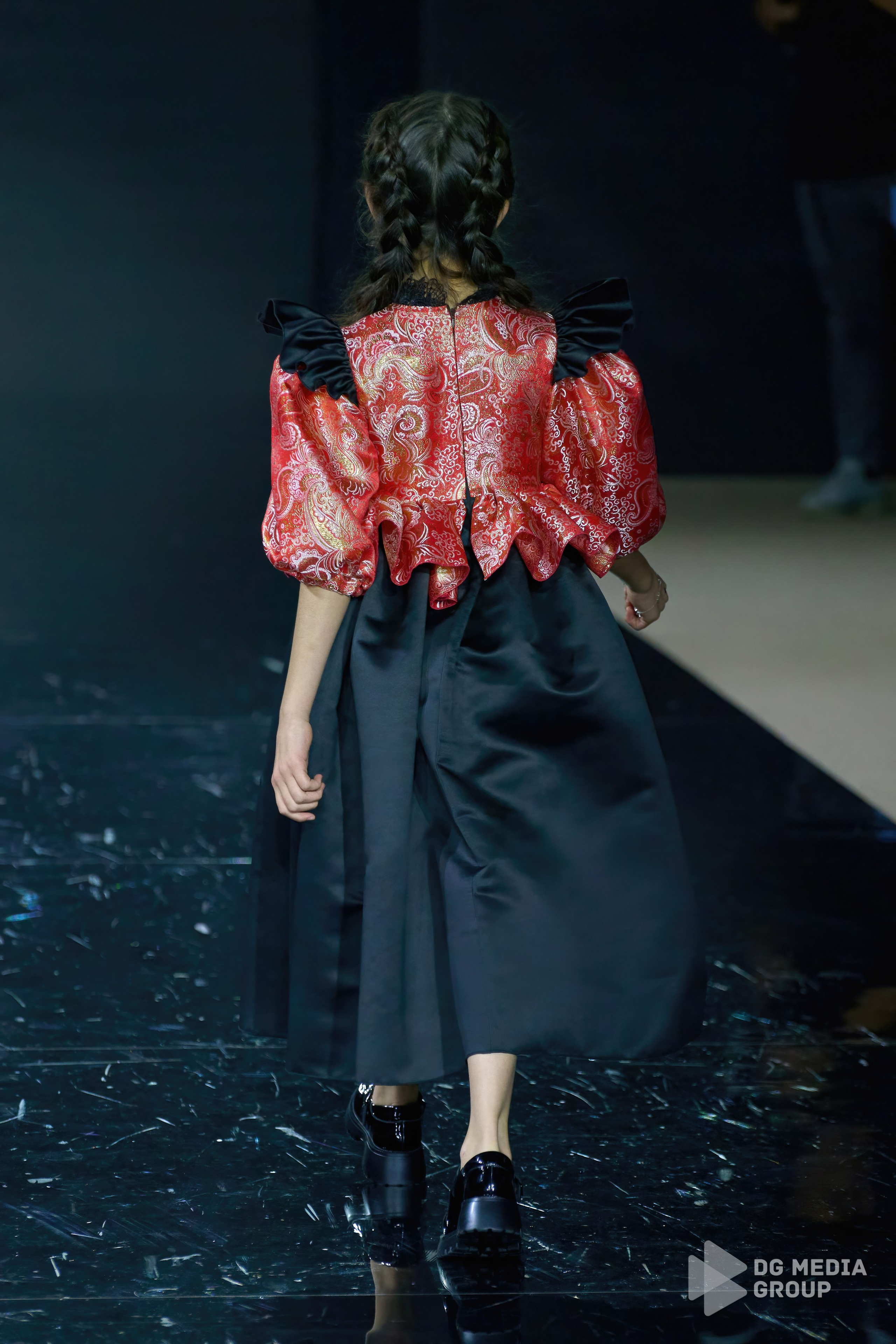 Giza | sfw 2025 | the fragment. DG MEDIA GROUP | Контент для модных показов и концертов