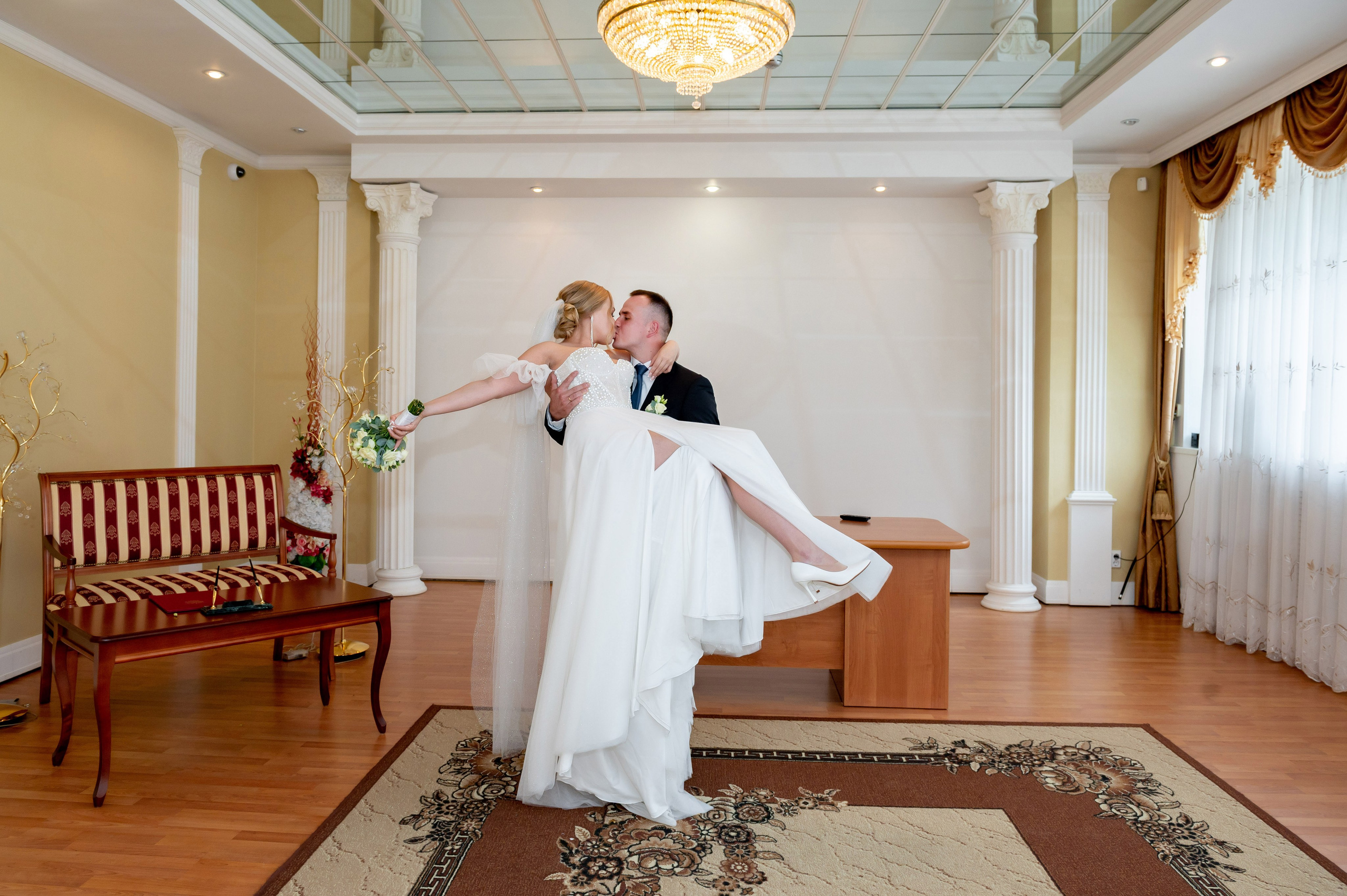 Ксения и Владислав (фотосессия в ЗАГСе и парке города Кингисеппа). Портретный, семейный и свадебный фотограф в Санкт-Петербурге и в Пушкине Ширяев Денис