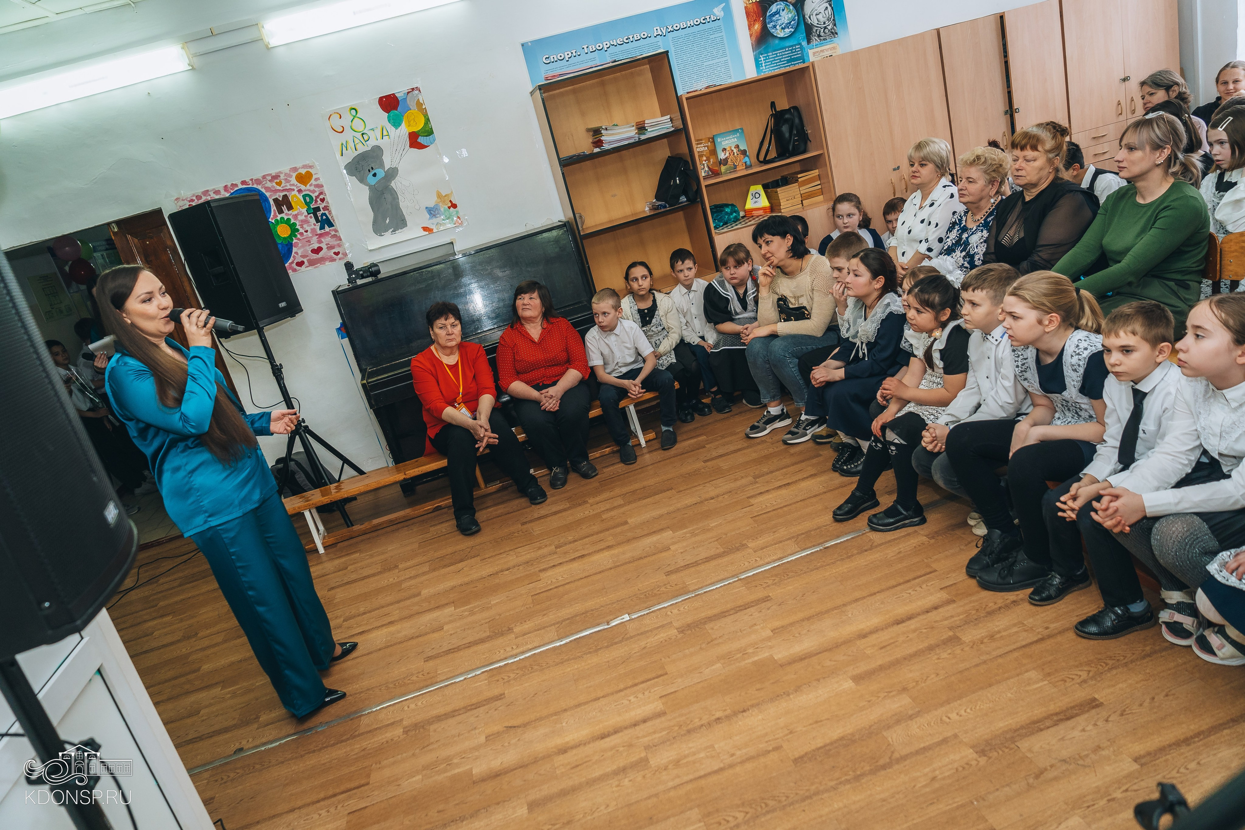 В преддверии праздника весны. Новотитаровский Дом культуры