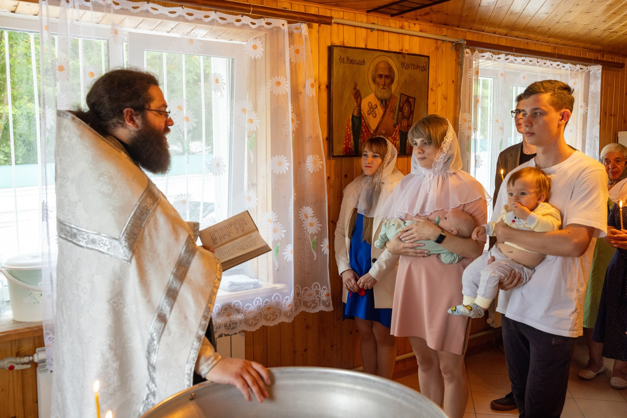 Образец репортажа крещения оригиналы, без искажений, без вспышки, светосильная оптика!. Фотограф в Туле Крупский АнДРей. Фотостудия «КАДР71» в Туле