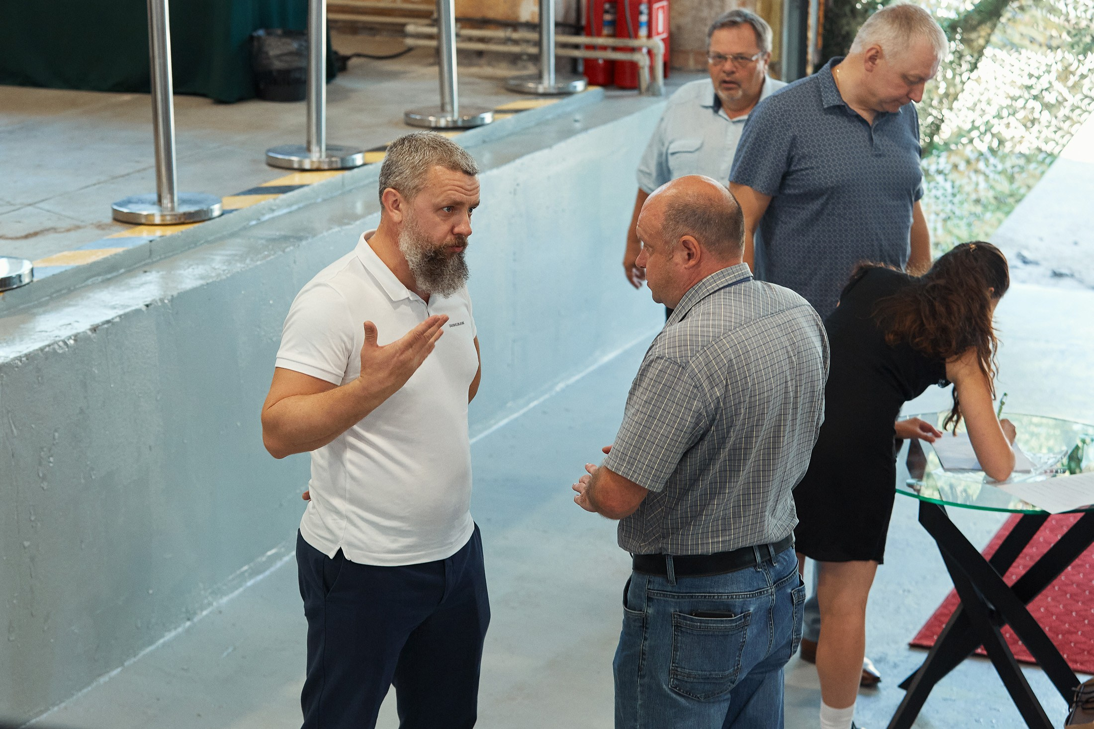 EMG / Международный форум / Презентация нового высокоточного станка. Антон Артюшин, портретный фотограф. Москва