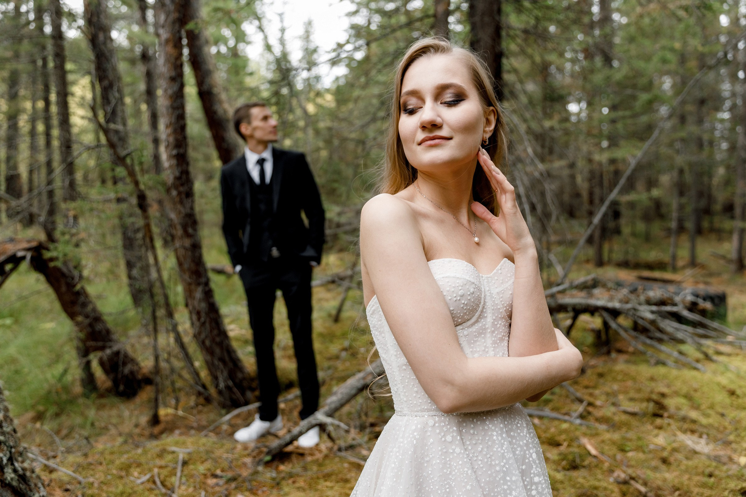 Полина и Женя. Лес, кожанки и 2 дня кайфа. Свадебный фотограф в Иркутске Сапаров Александр