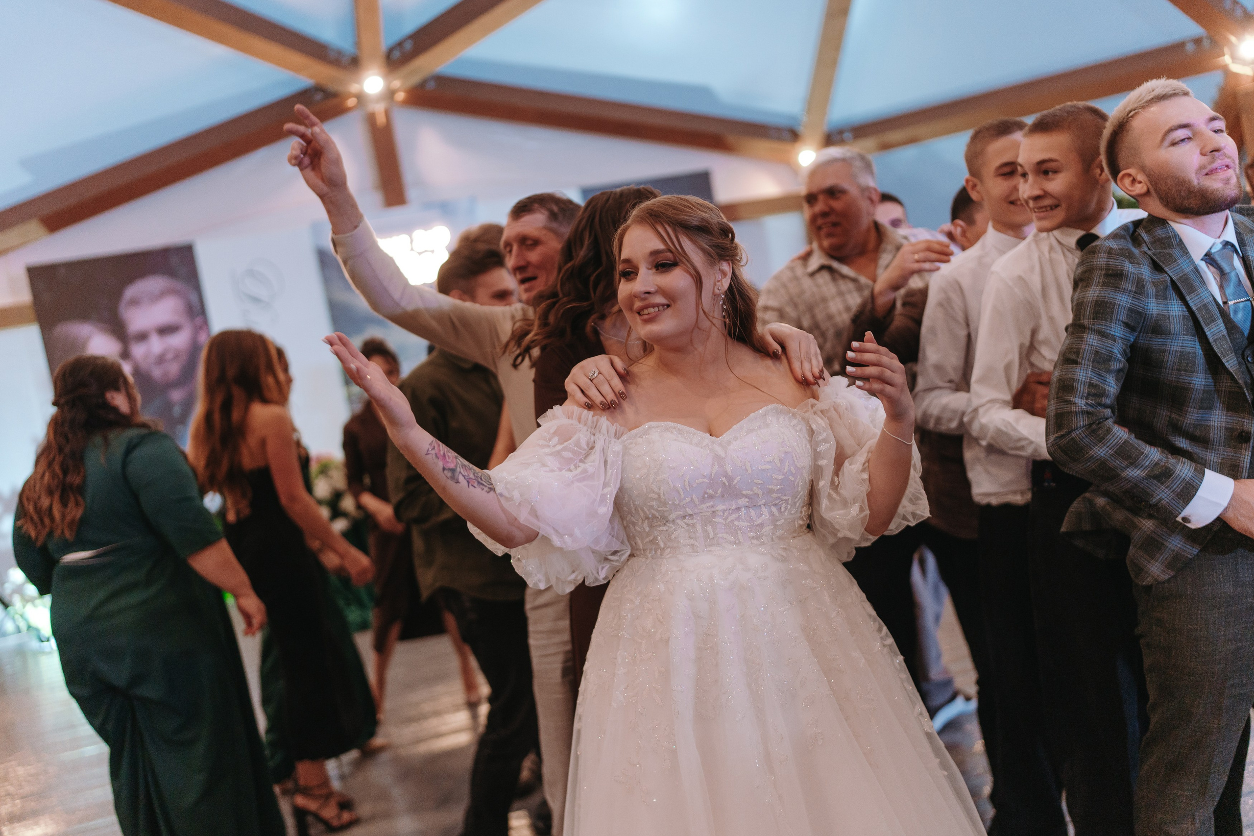 КАФЕ М5 / ХОТИМ ЕДИМ / БОГДАН НАСЫРОВ / ИЛЬНАР АХМАДУЛЛИН