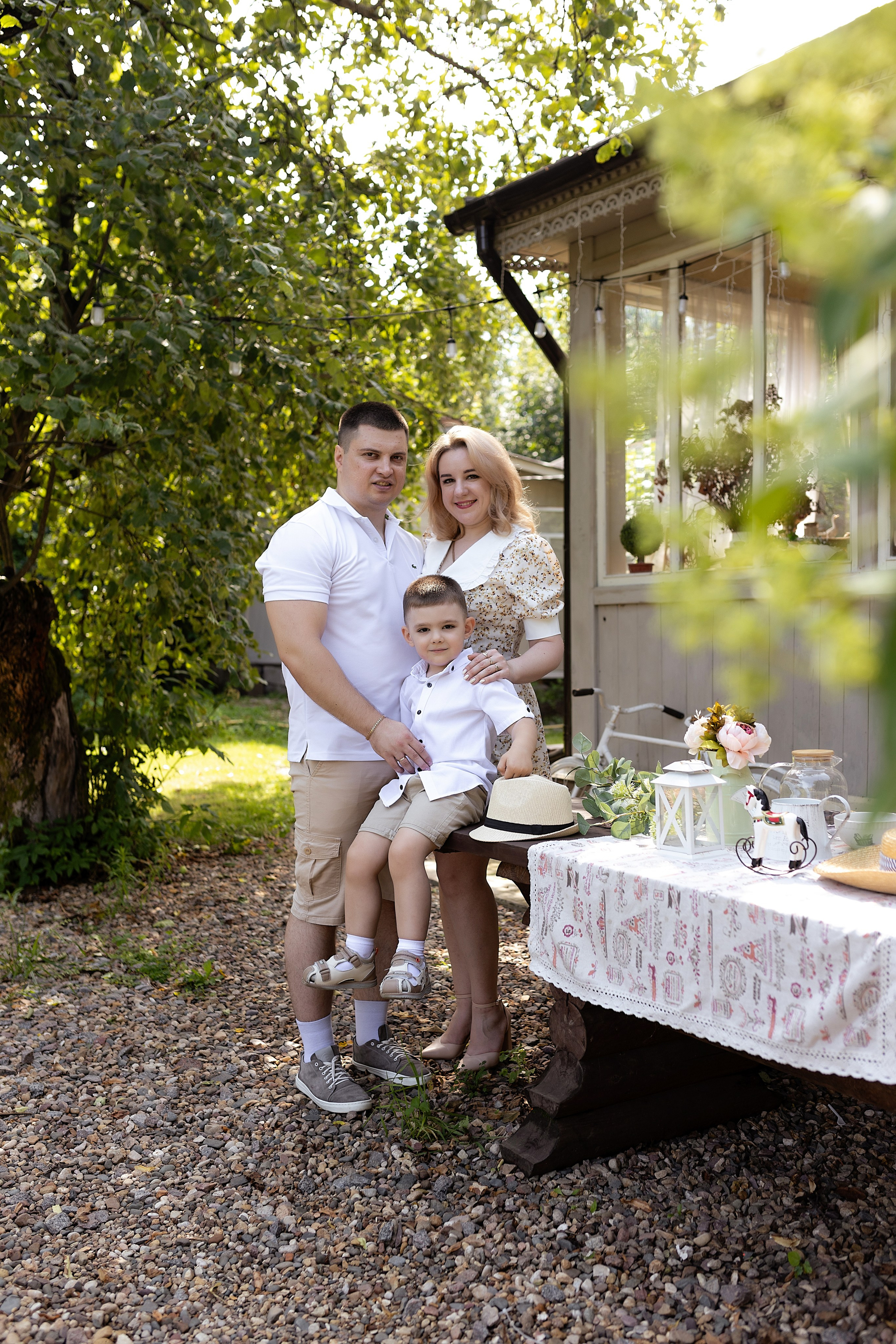 Семейная фотосессия на фотодаче в Купавне. Фотограф в Железнодорожном и Балашихе
