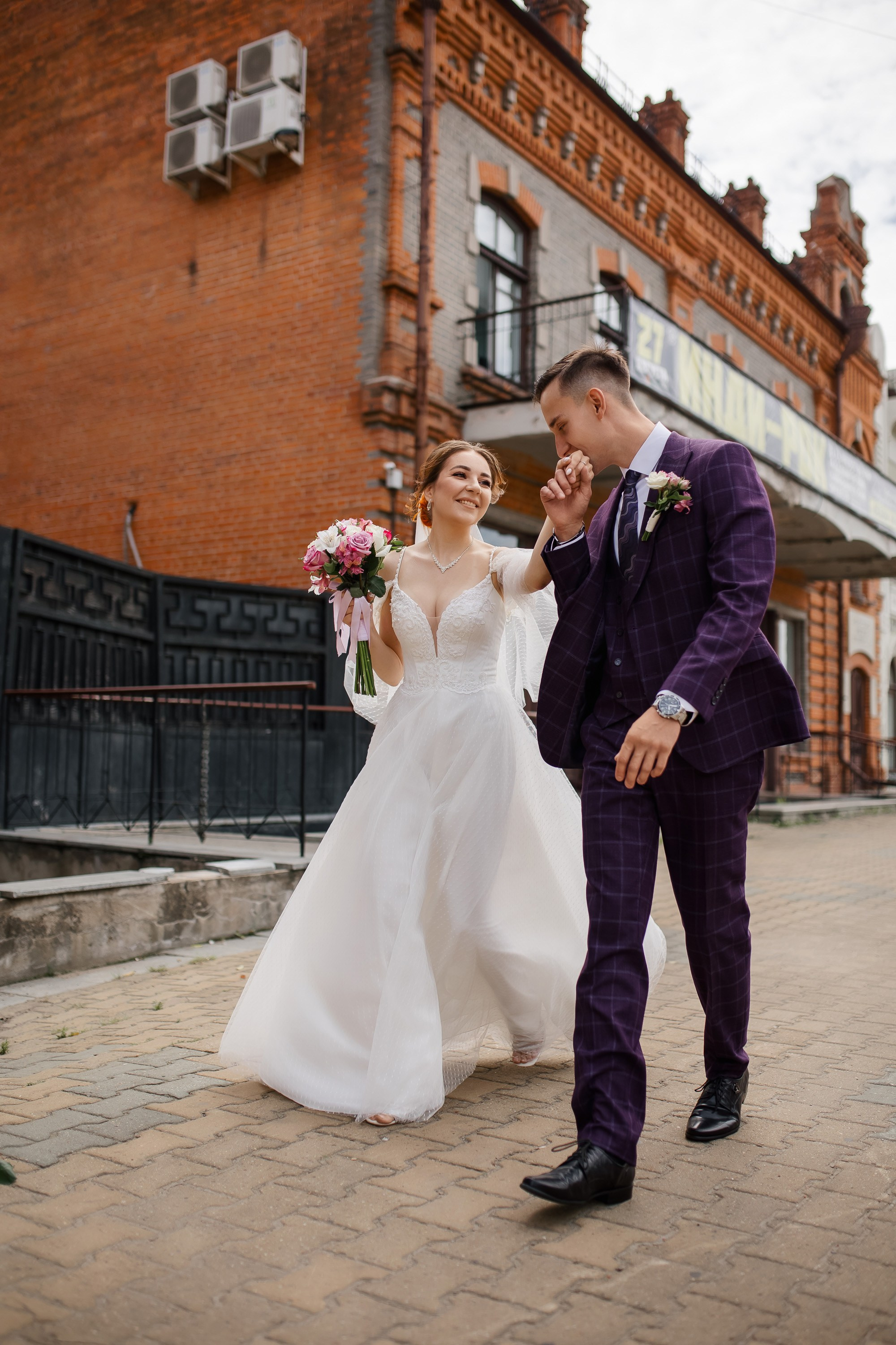 Ксения и Максим. Сборы Sopka. Прогулка по городу. Свадебный фотограф в Хабаровске