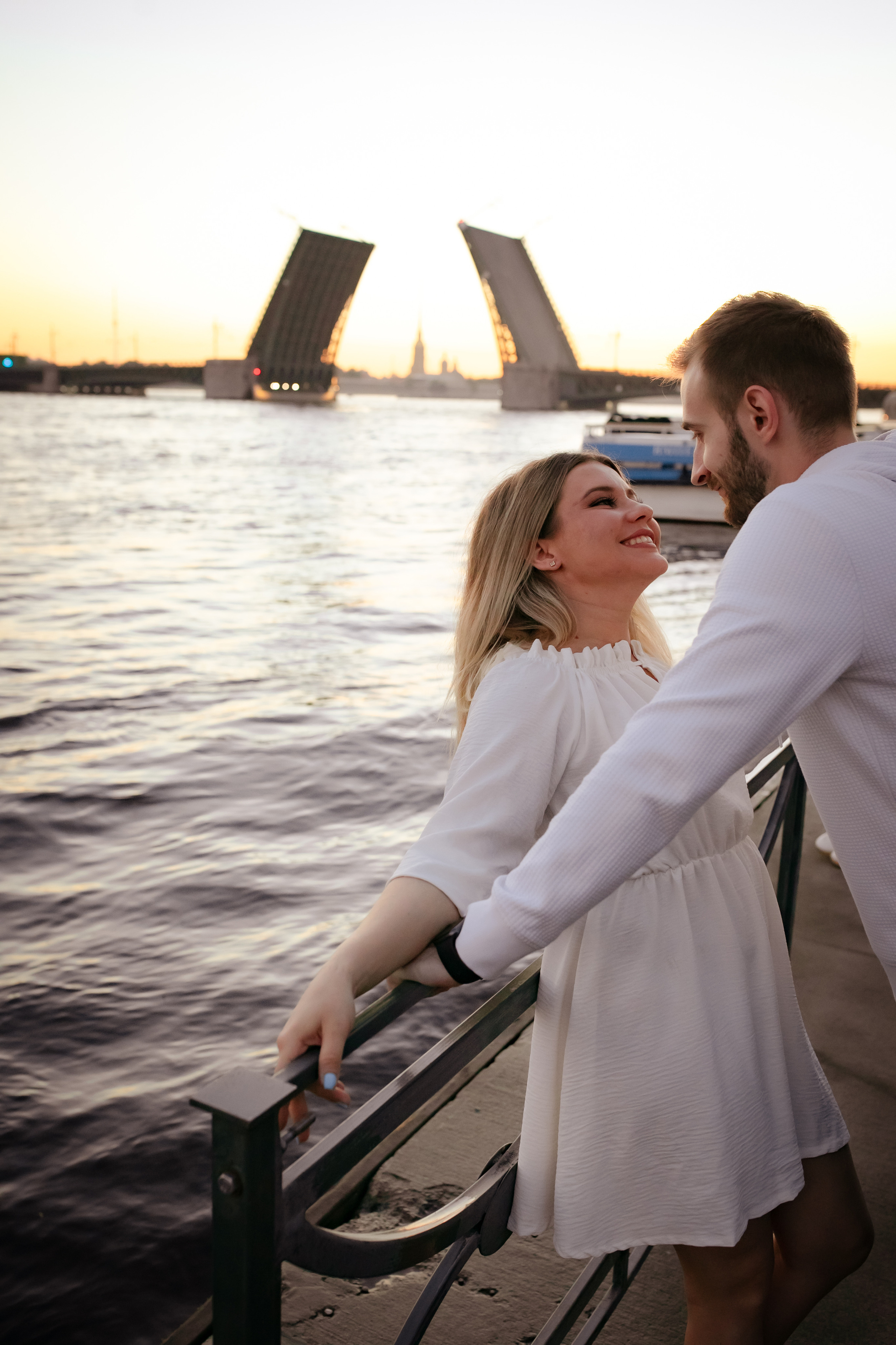 Прогулка на рассвете Оли и Егора). Фотограф в Санкт-Петербурге Разиля Идиятуллина