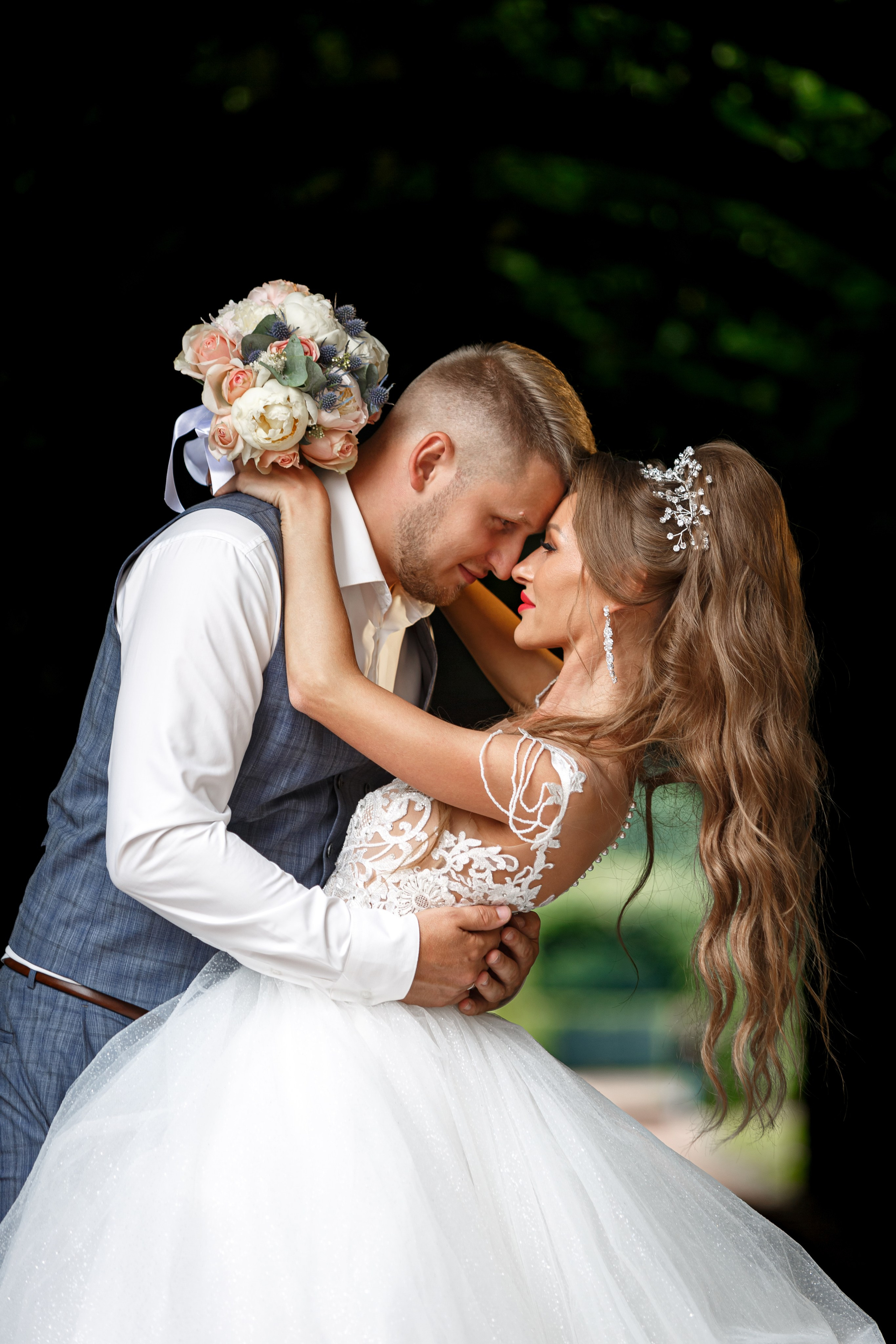 Свадебная фотосессия в усадьбе Кусково. Свадебный фотограф Москва и МО Сергей Киржаев