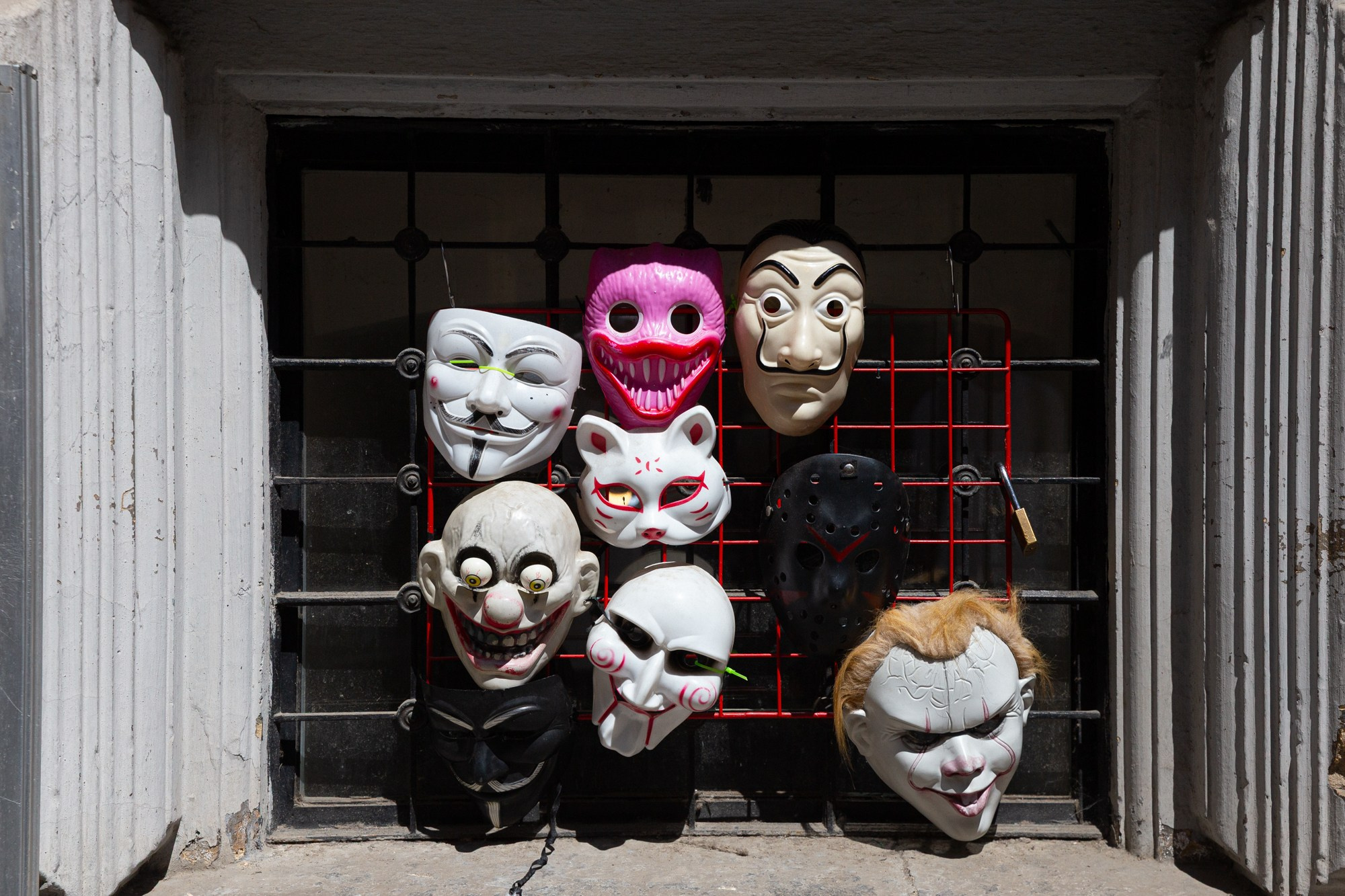 Masks | Budapest 2026 | CANON 6D