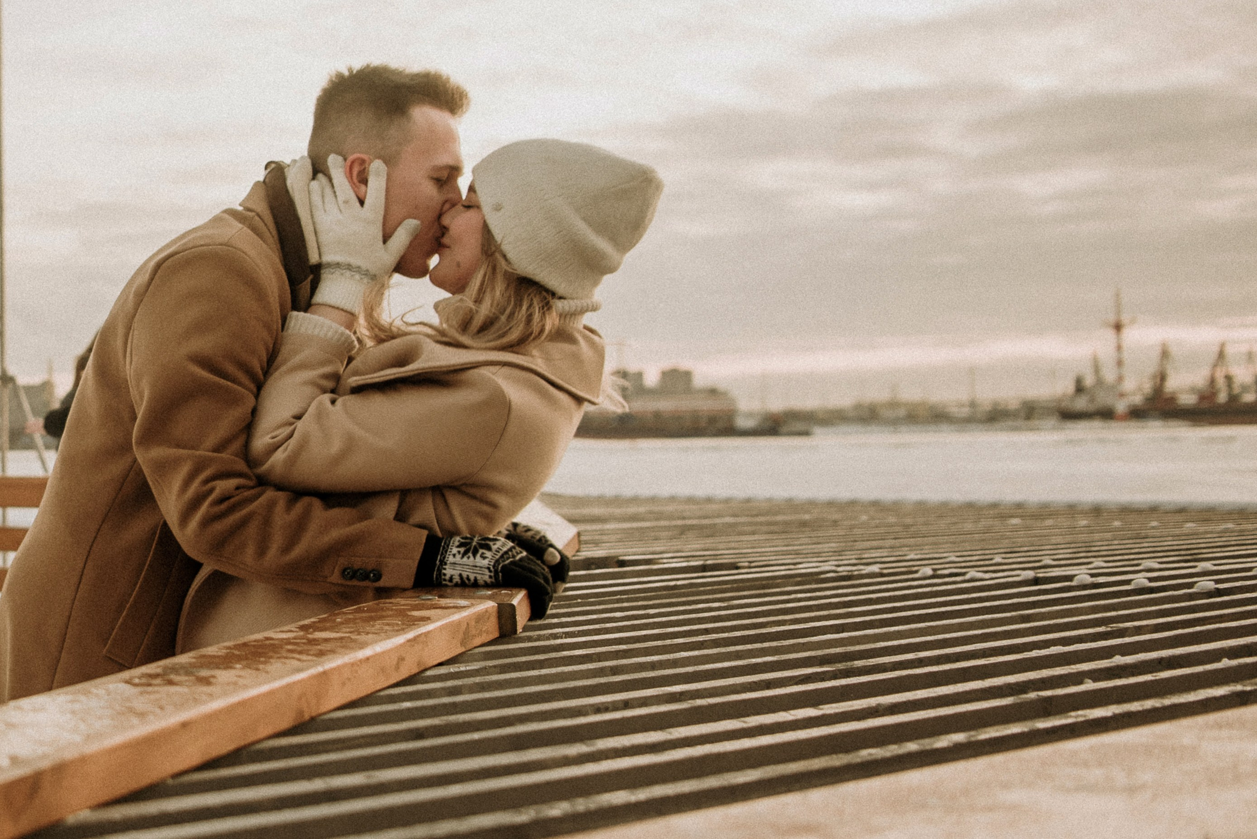 Лиза и Антон. Каток. Свадебный фотограф в Санкт-Петербурге София Шубик