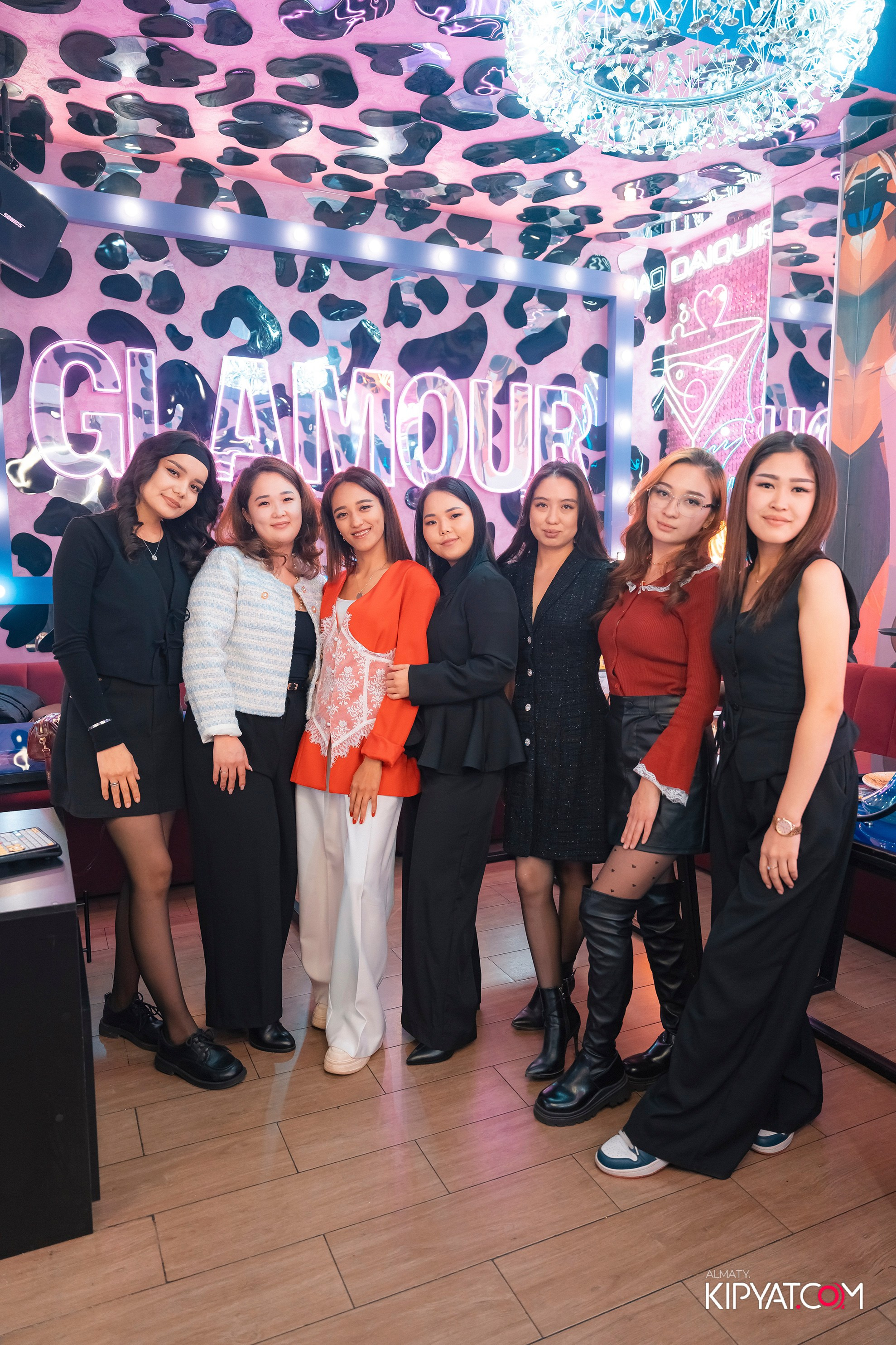 УХО И МЕДВЕДЬ НА КУРМАНГАЗЫ. КИПЯТКОМ АЛМАТЫ! Фотосъемка мероприятий в Алматы