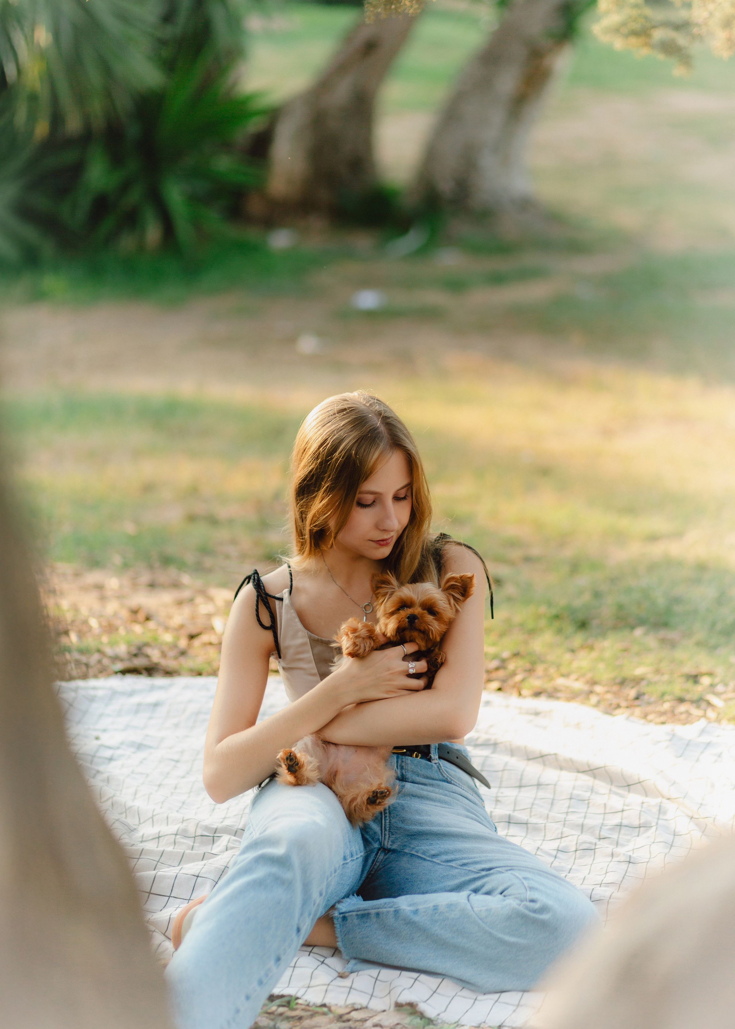 Julia & Her Playful Stitch. Barbara Isaeva