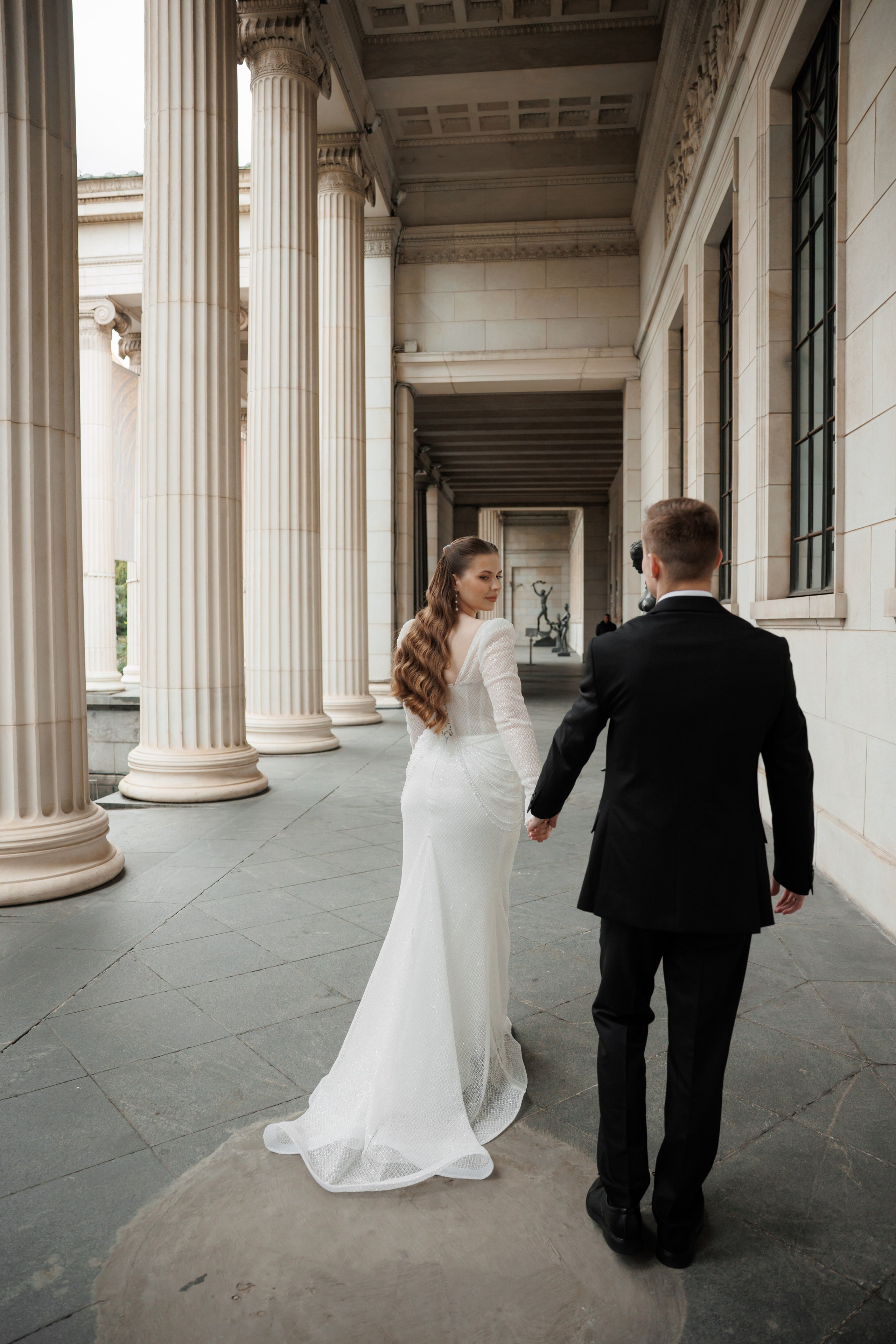 Фотосессия у Пушкинского музей. Свадебный и репортажный фотограф (Москва, Королев и другие)