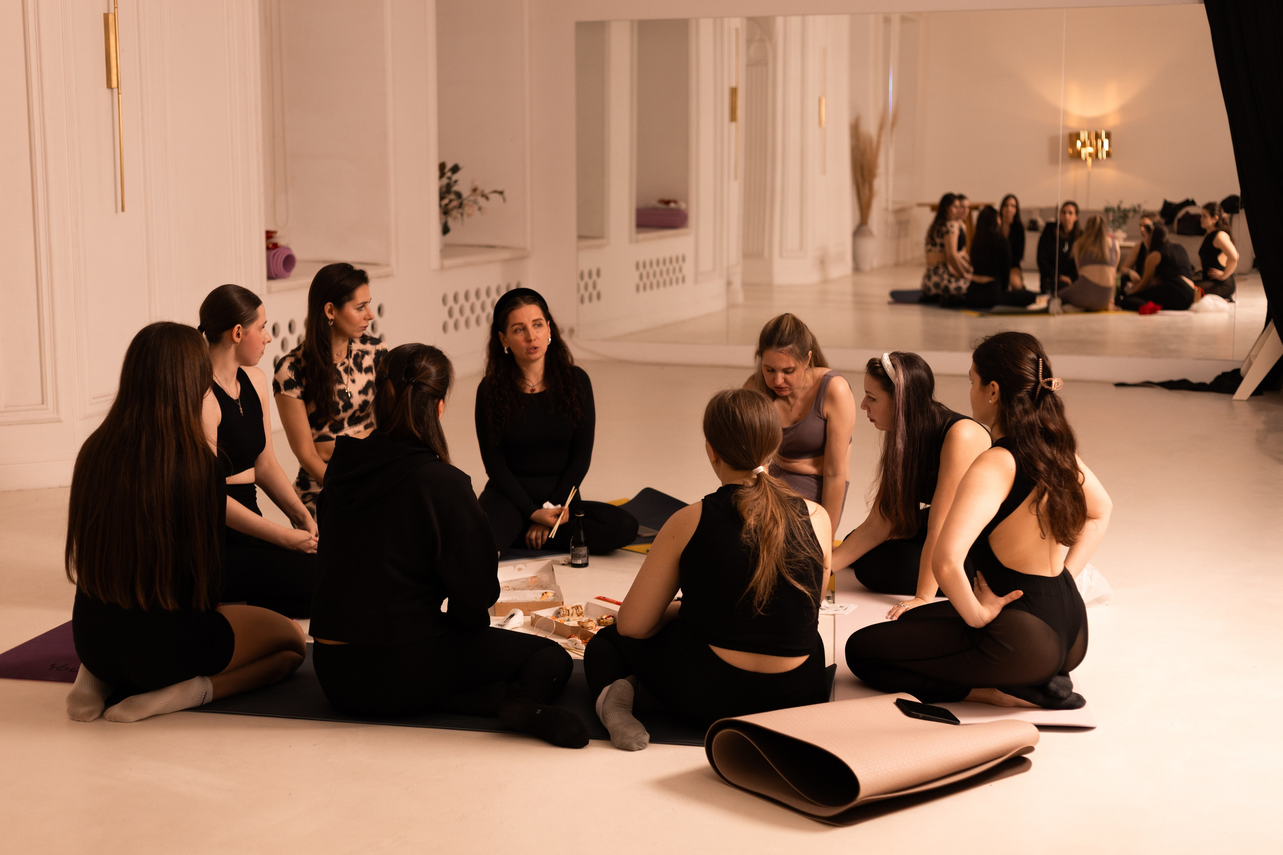 Новогоднее занятие по растяжке. Фотограф в Санкт-Петербурге Смирнова Диана