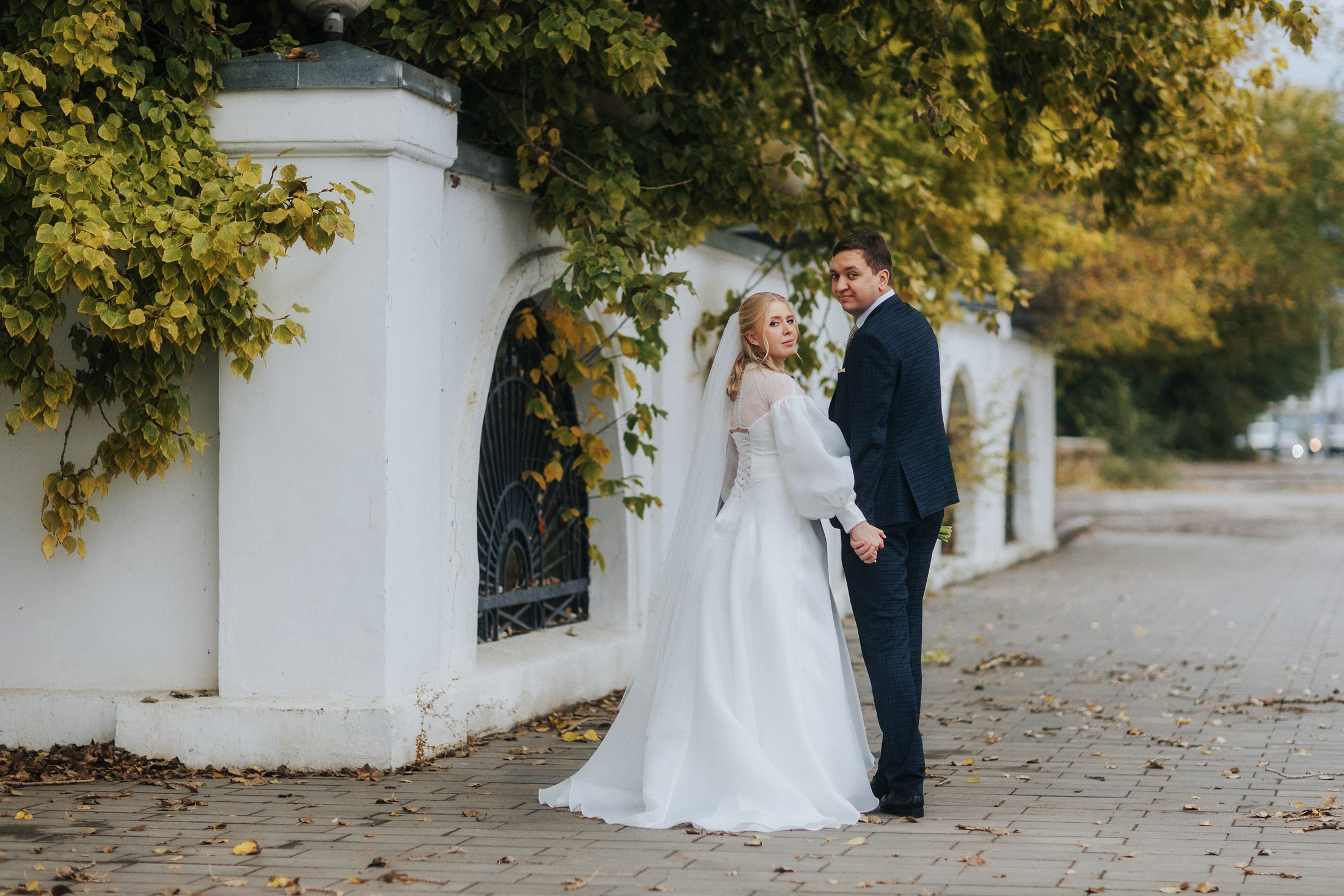 Егор и Екатерина. Осень, музей Машкова. Фотографы в городе Волгограде — Людмила Агеева и Алексей Околелов
