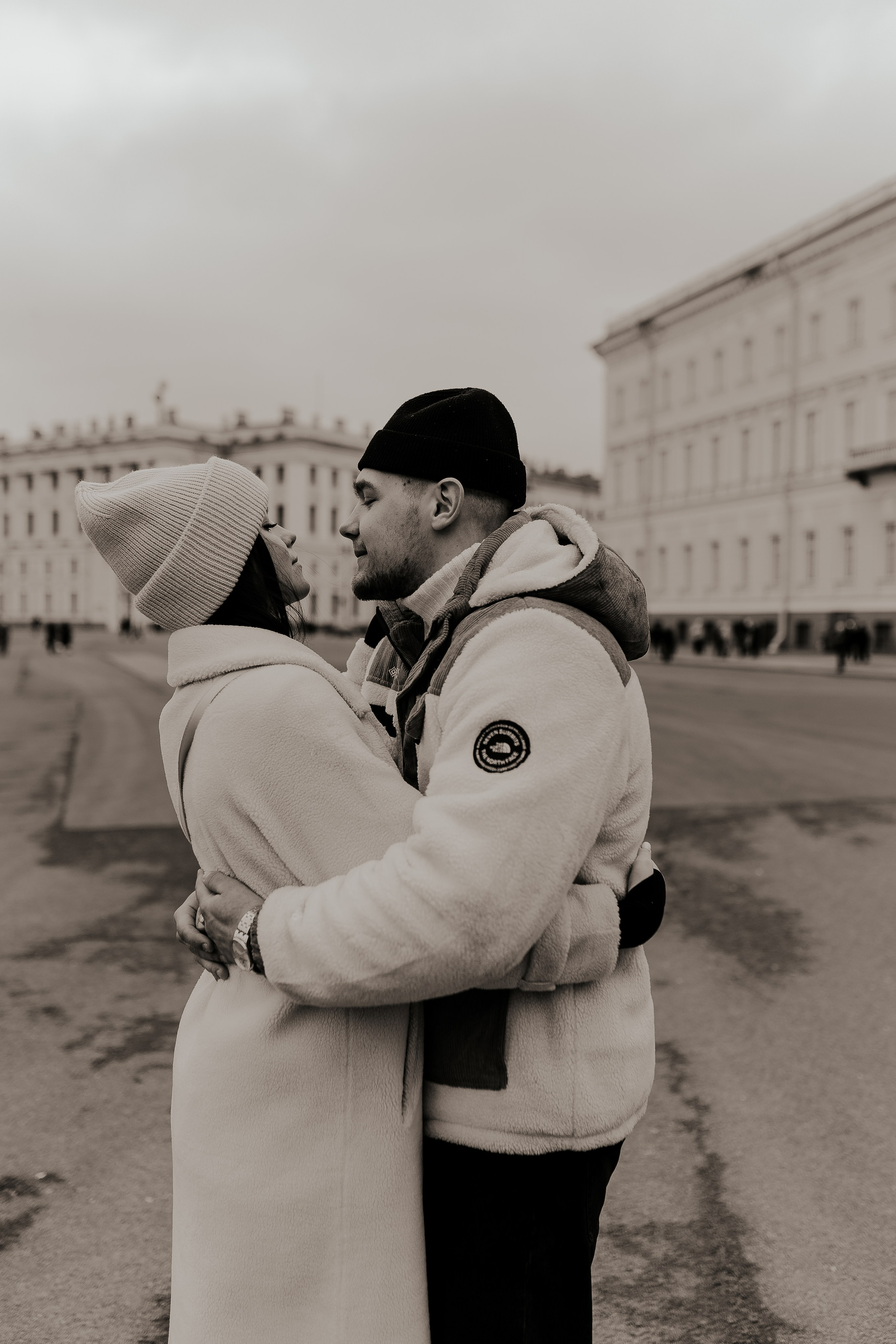 Lovestory на дворцовой площади. Фотограф в Санкт-Петербурге Лиза Семченкова
