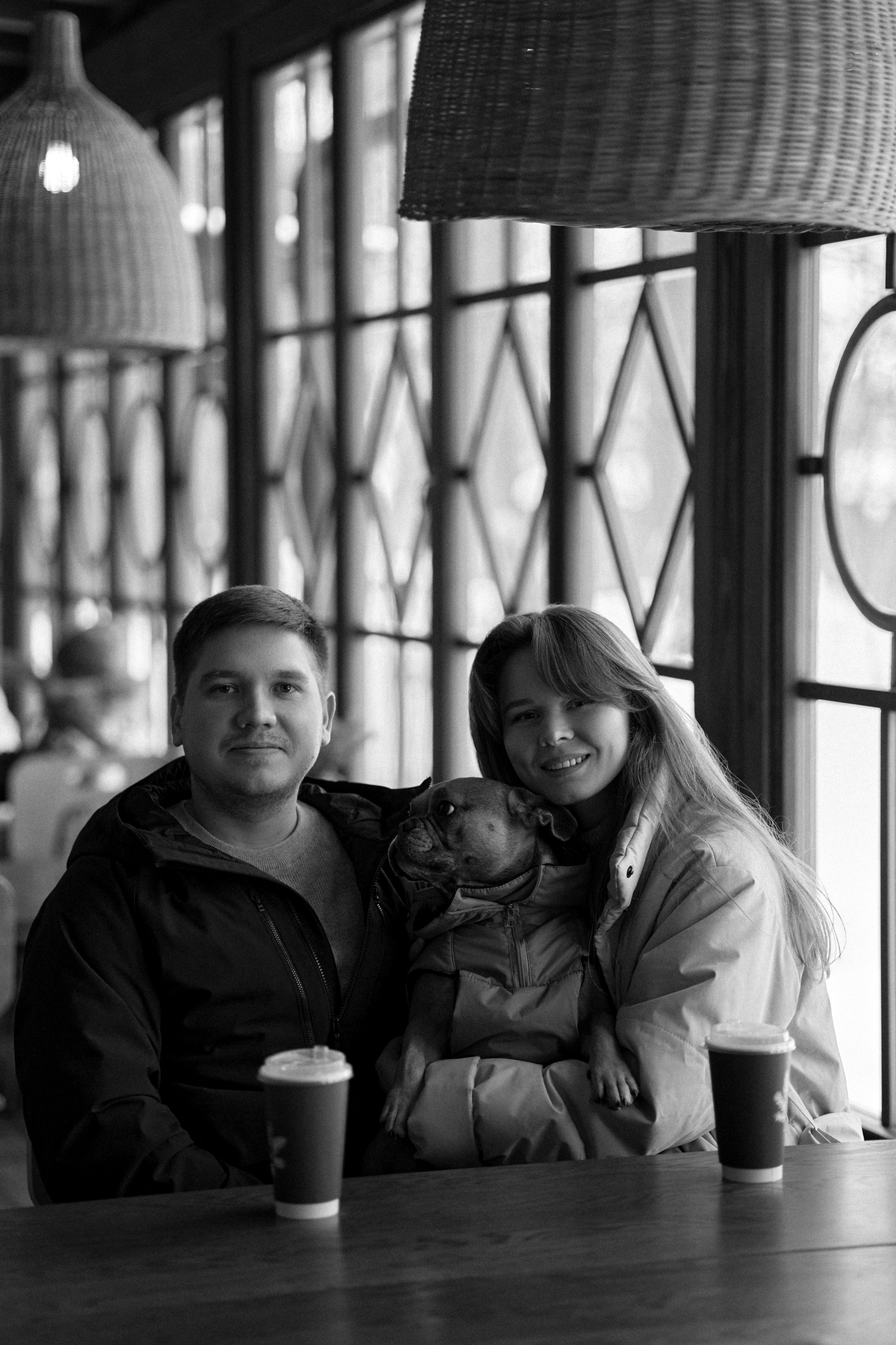 Лавстори в зимнем лесу. Сестры Карабаза. Фотографы и ретушеры в Москве и Санкт-Петербурге