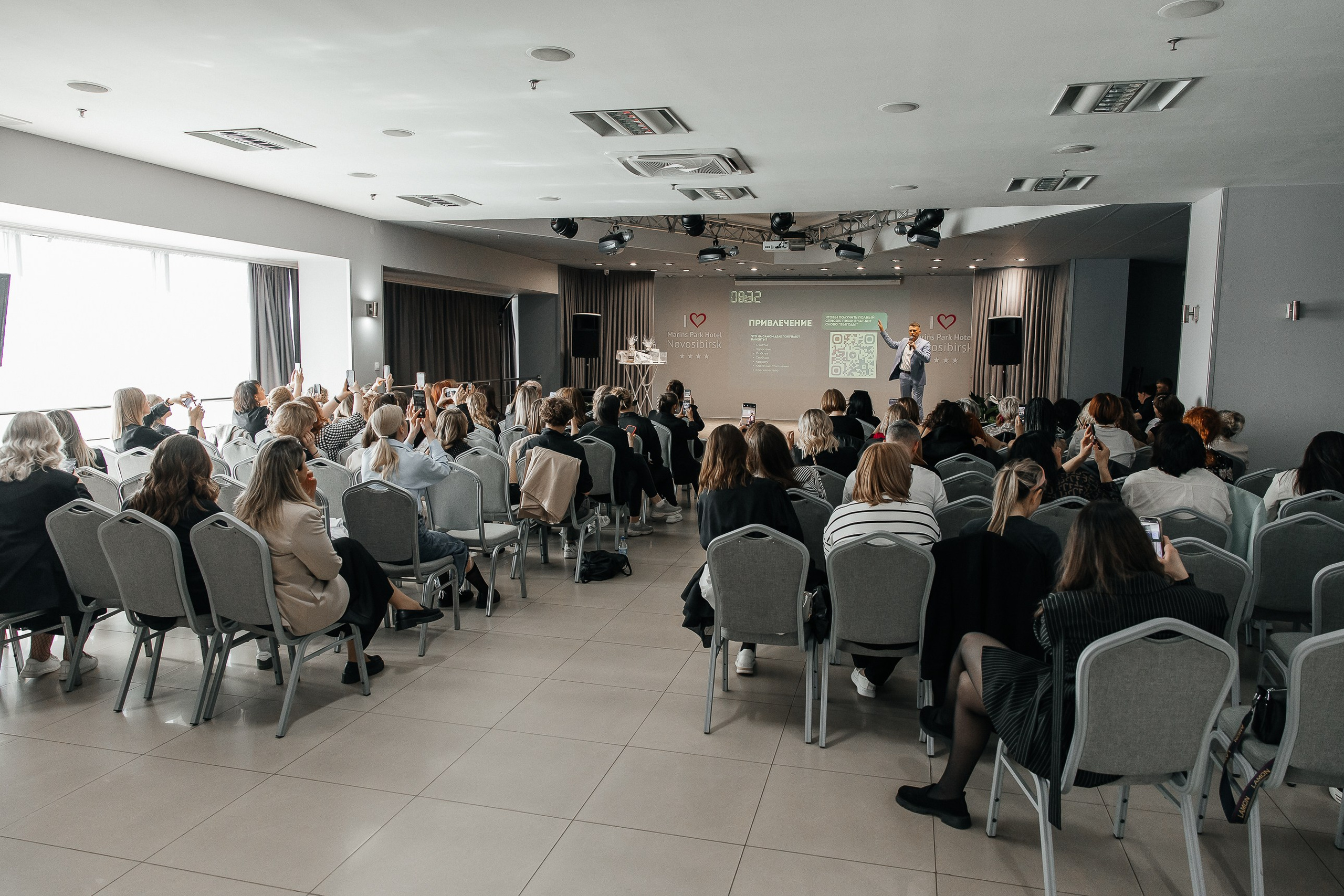 Фотосъёмка мероприятий. Женский и событийный фотограф в Новосибирске Оксана Чумакова