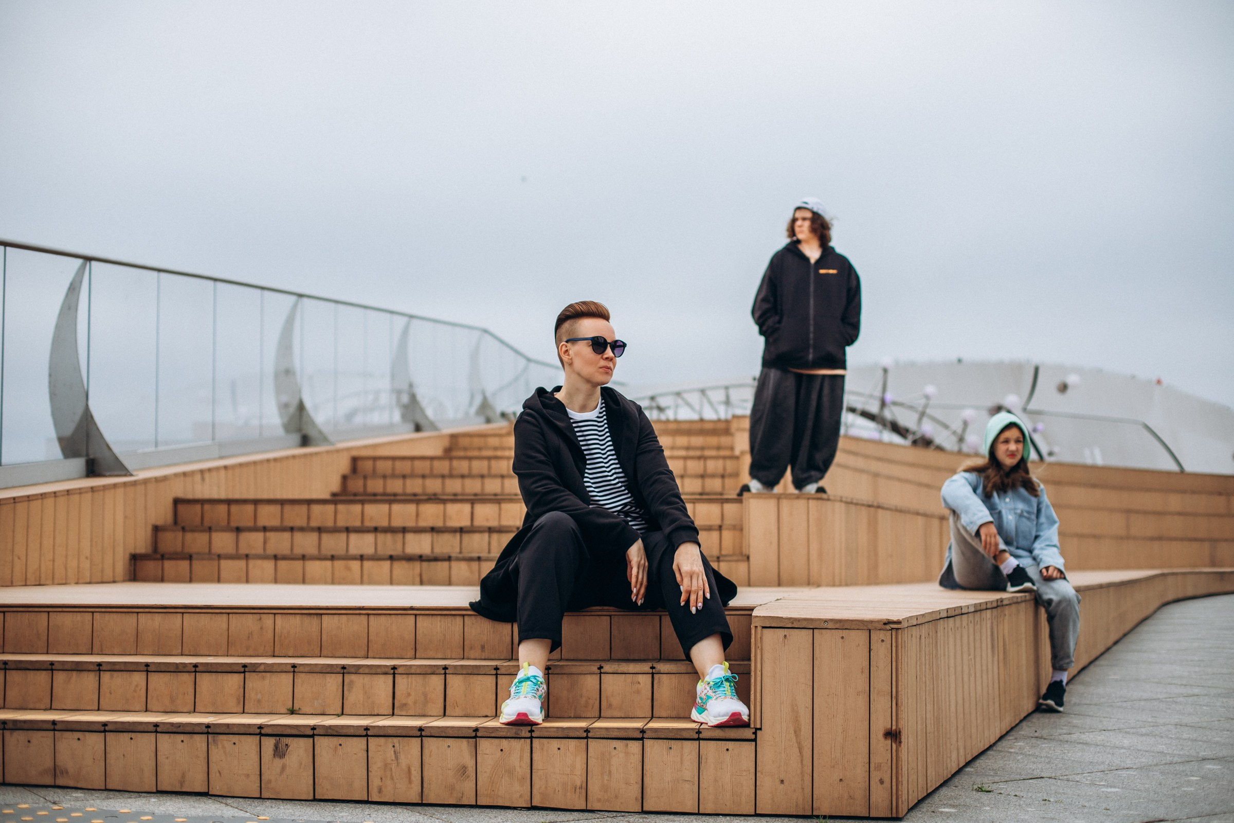 Катерина с детьми в июле. Фотопрогулка в Петербурге. Индивидуальный и семейный фотограф в Санкт-Петербурге