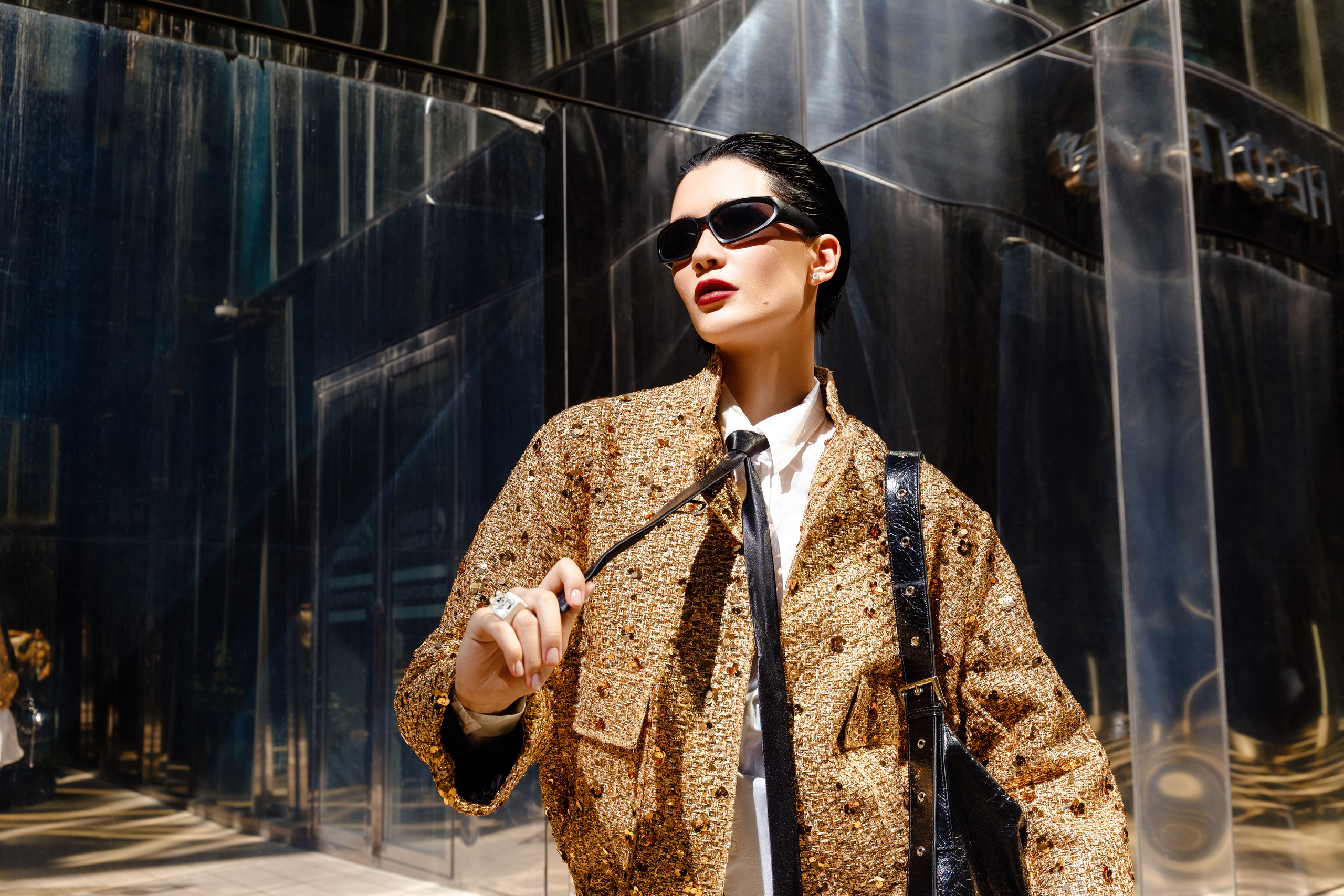 Летняя fashion-съёмка в Петербурге в стиле Balenciaga