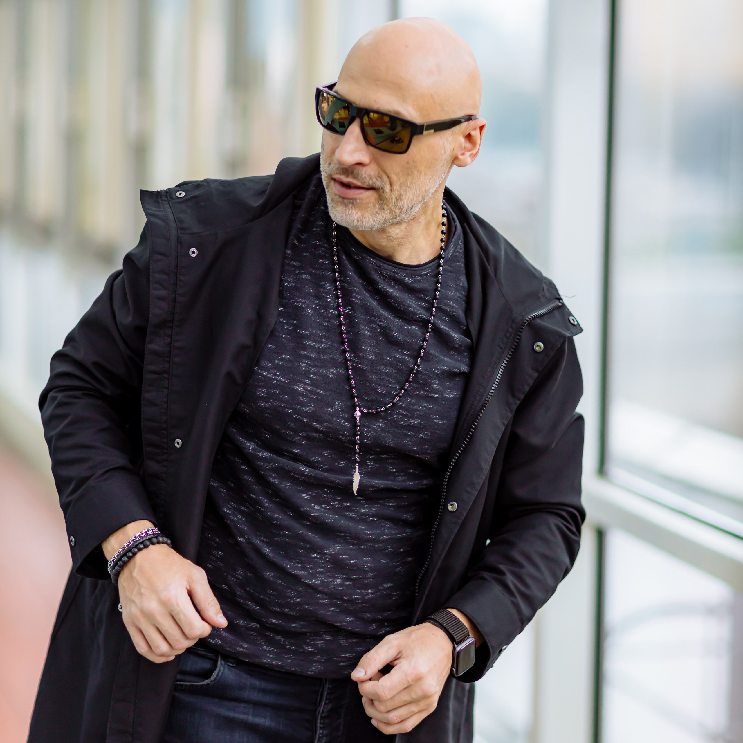 Ведущий на праздник в Москве / Денис Аганин