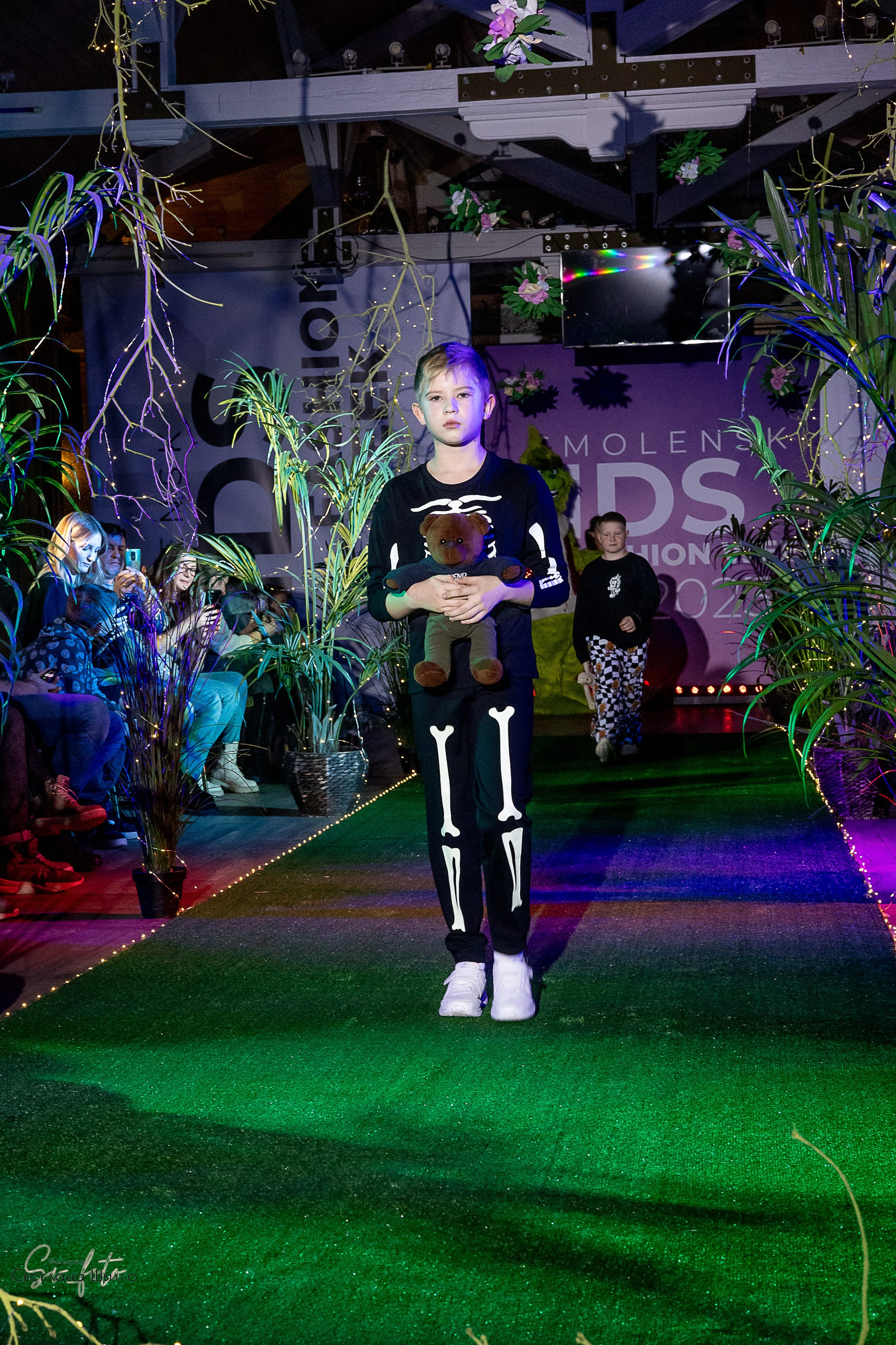 Smolensk Fashion Week_показы_ДЕНЬ 3_ФИНАЛ_Алиса в стране чудес. Главная