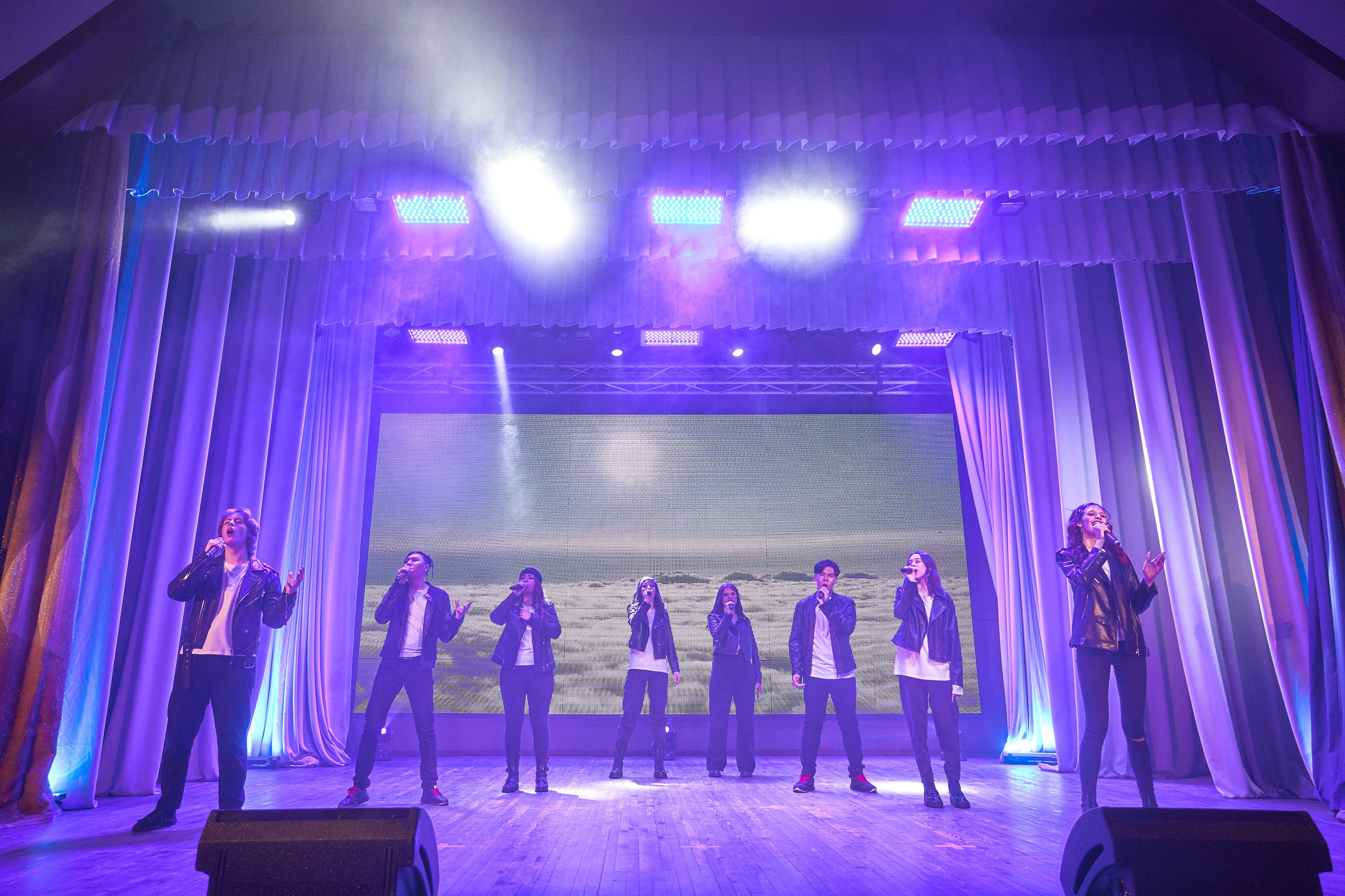 Портфолио репортажной фотосъёмки: Концерт в ДК Железнодорожников. Фотограф Яковлев Роман — Красноярск