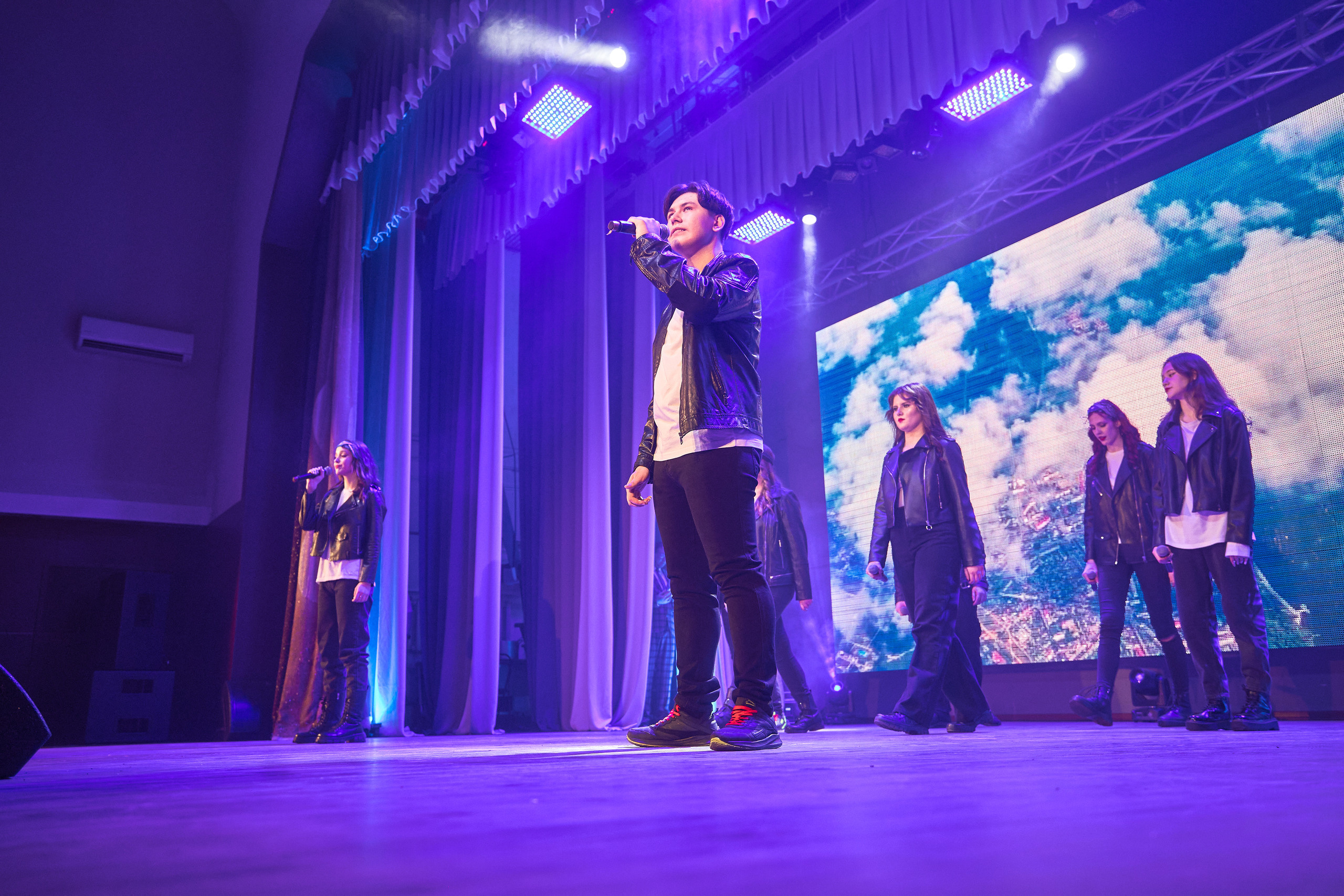 Портфолио репортажной фотосъёмки: Концерт в ДК Железнодорожников. Фотограф Яковлев Роман — Красноярск