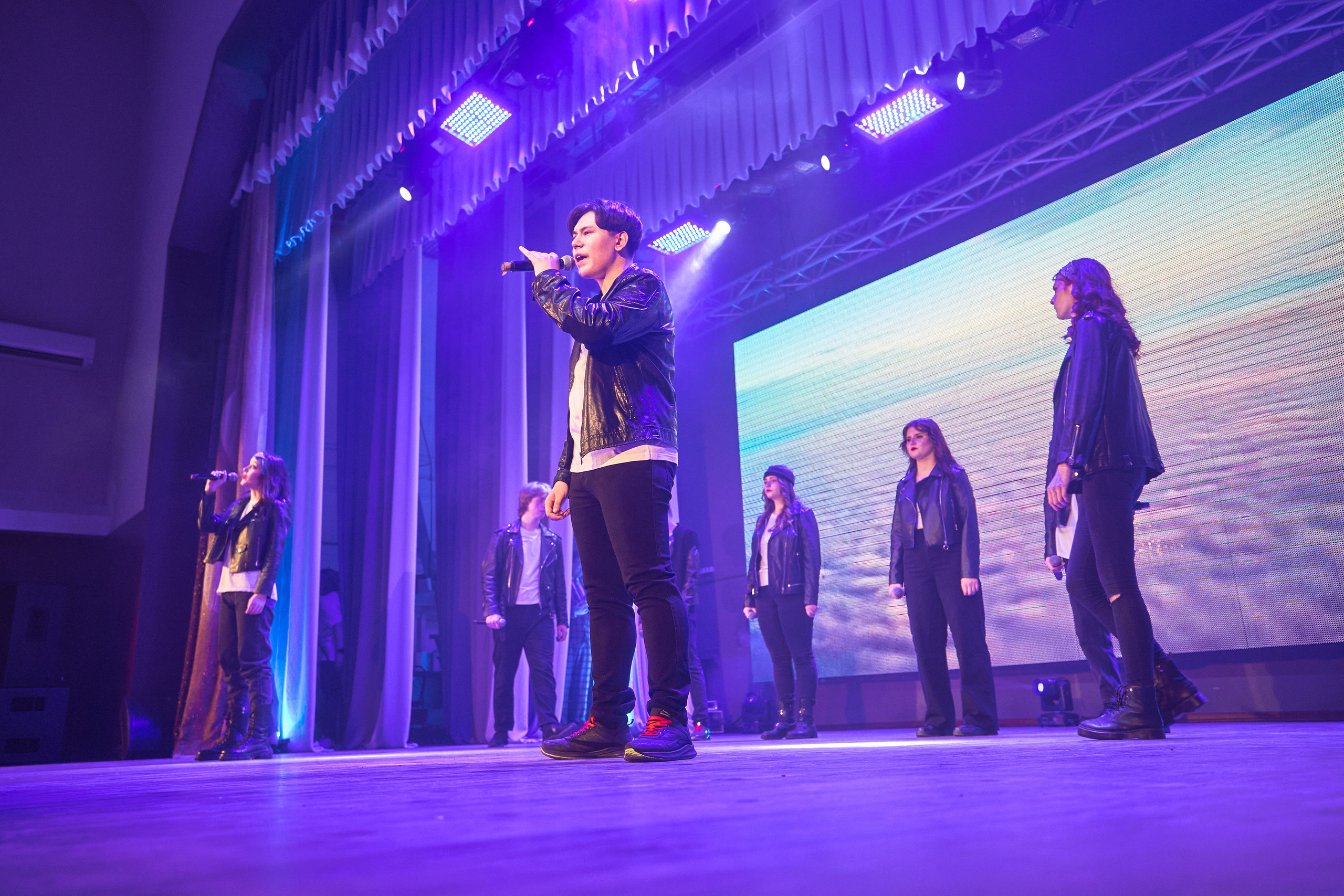 Портфолио репортажной фотосъёмки: Концерт в ДК Железнодорожников. Фотограф Яковлев Роман — Красноярск