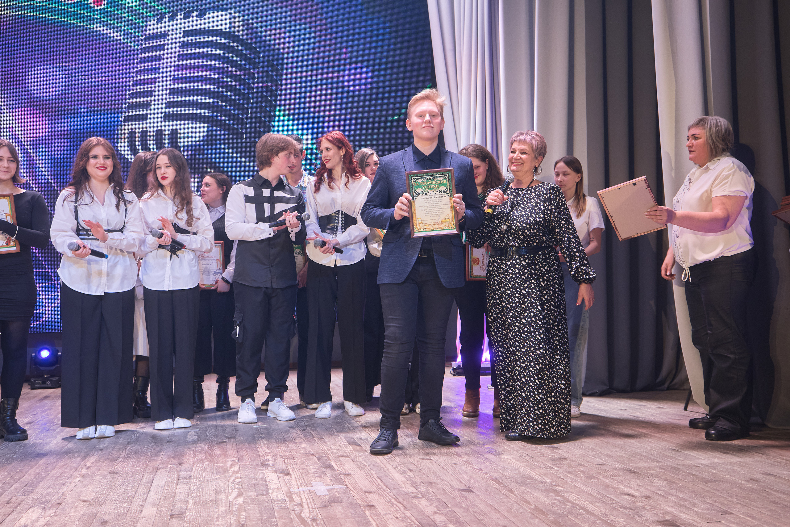 Портфолио репортажной фотосъёмки: Концерт в ДК Железнодорожников. Фотограф Яковлев Роман — Красноярск