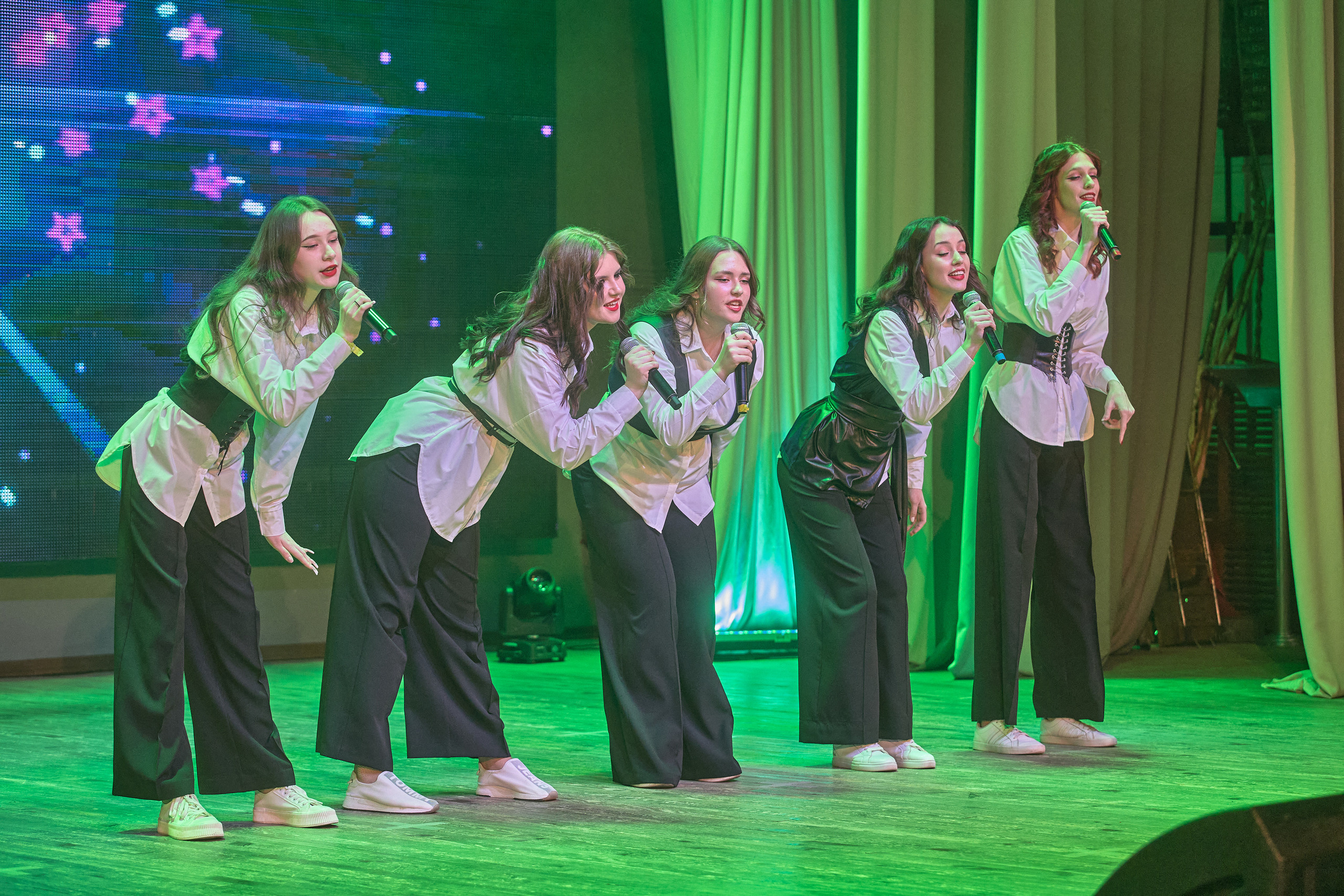 Портфолио репортажной фотосъёмки: Концерт в ДК Железнодорожников. Фотограф Яковлев Роман — Красноярск