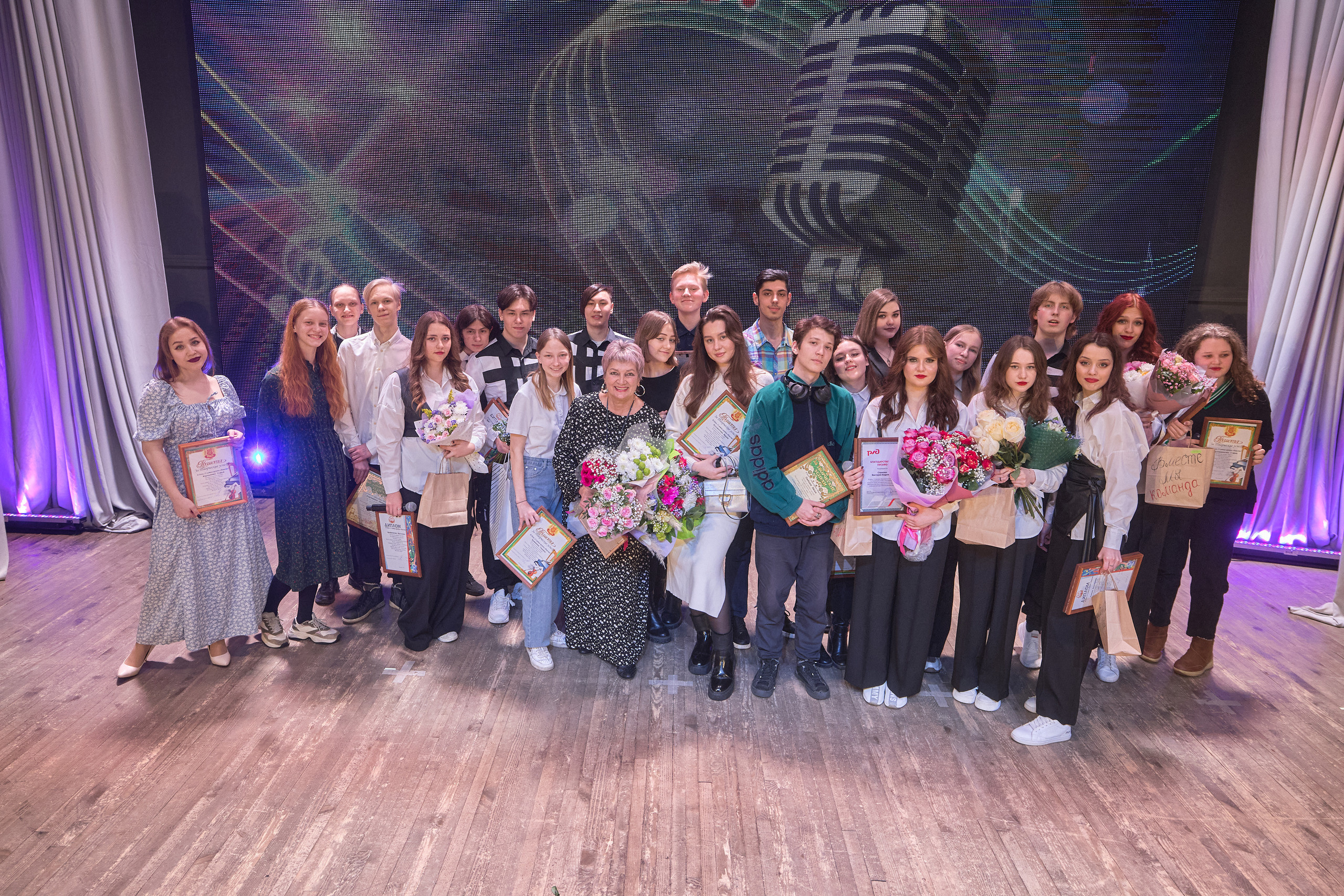 Портфолио репортажной фотосъёмки: Концерт в ДК Железнодорожников. Фотограф Яковлев Роман — Красноярск