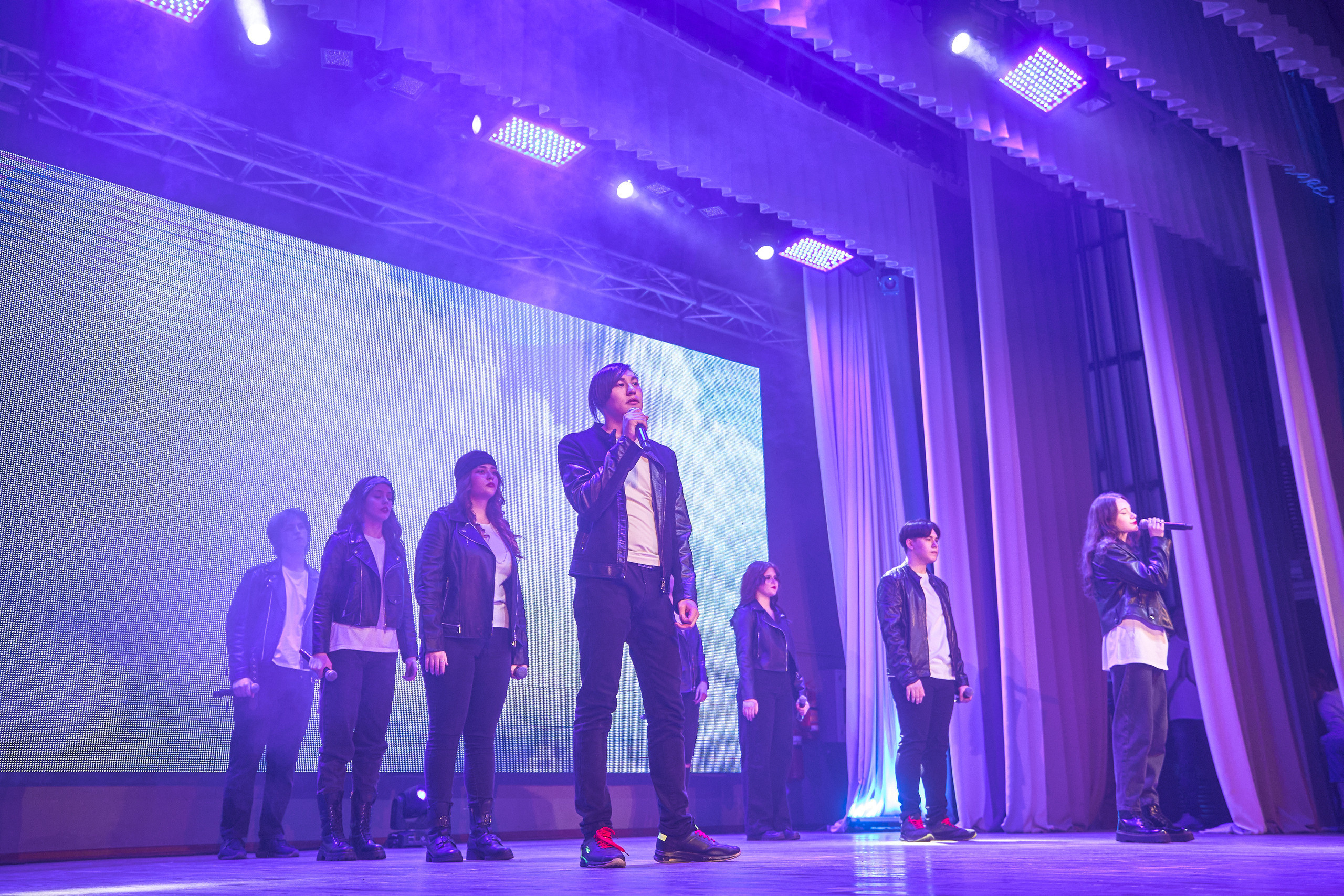 Портфолио репортажной фотосъёмки: Концерт в ДК Железнодорожников. Фотограф Яковлев Роман — Красноярск