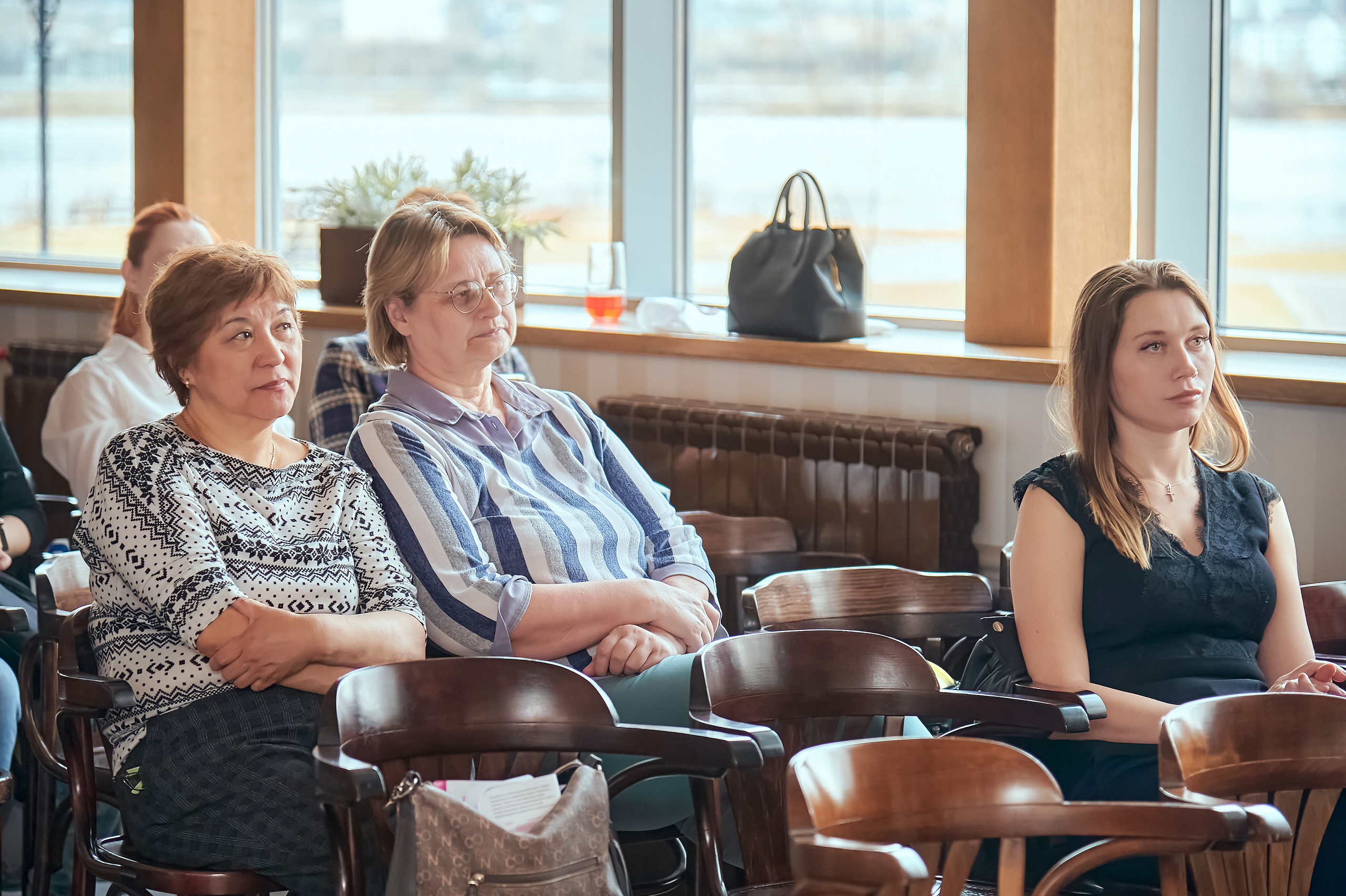 Портфолио репортажной фотосъёмки: ПреМама Дуо в Сафари-клуб. Фотограф Яковлев Роман — Красноярск