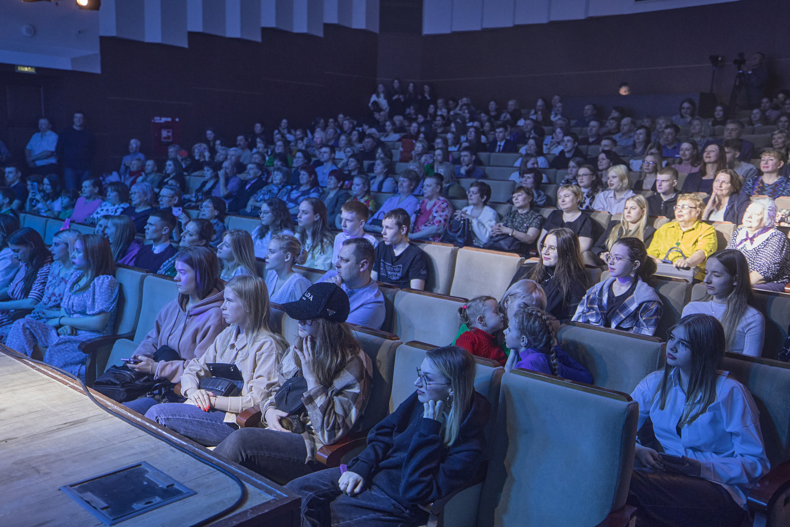 Портфолио репортажной фотосъёмки: Концерт в ДК Железнодорожников. Фотограф Яковлев Роман — Красноярск