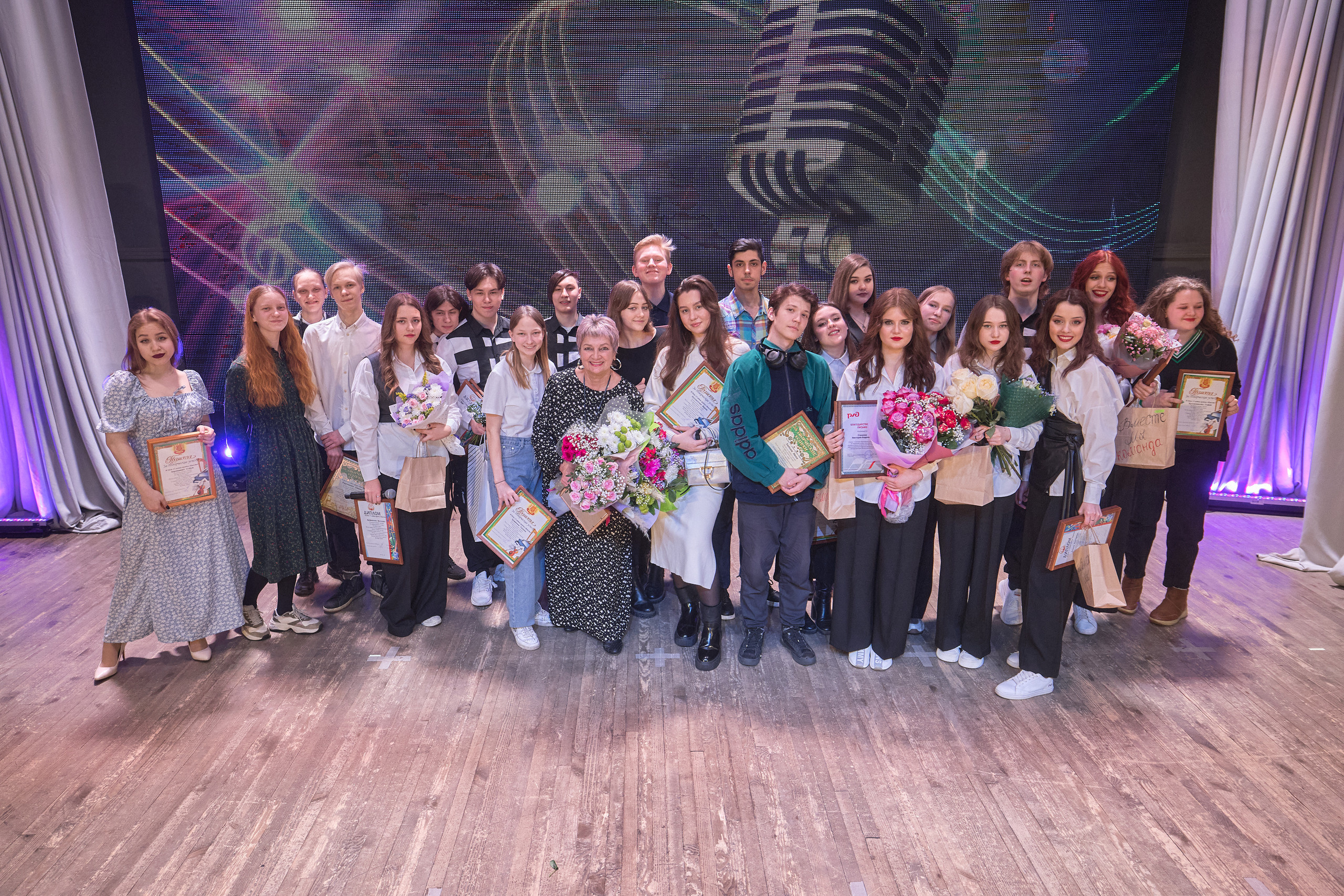 Портфолио репортажной фотосъёмки: Концерт в ДК Железнодорожников. Фотограф Яковлев Роман — Красноярск