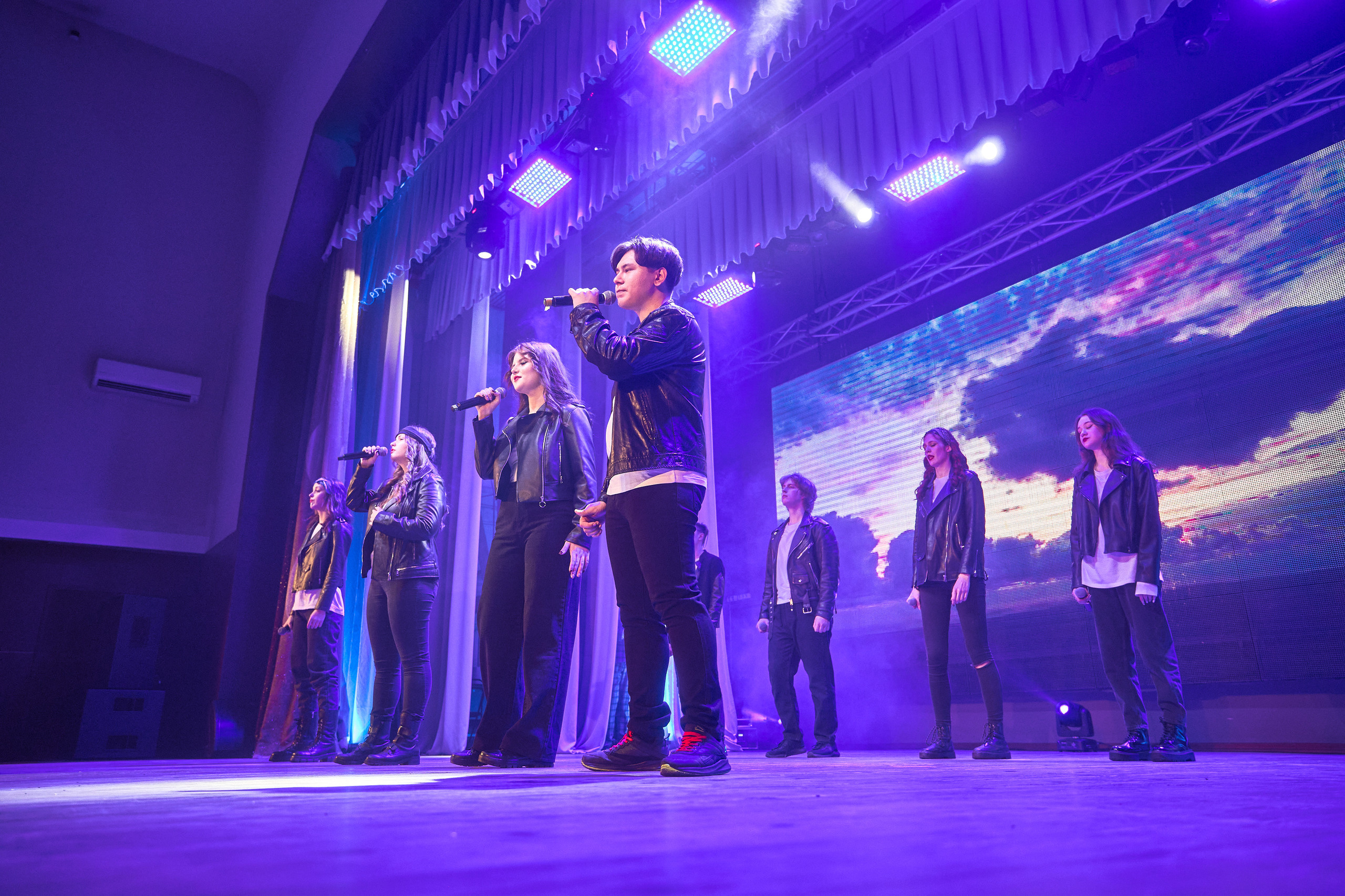 Портфолио репортажной фотосъёмки: Концерт в ДК Железнодорожников. Фотограф Яковлев Роман — Красноярск