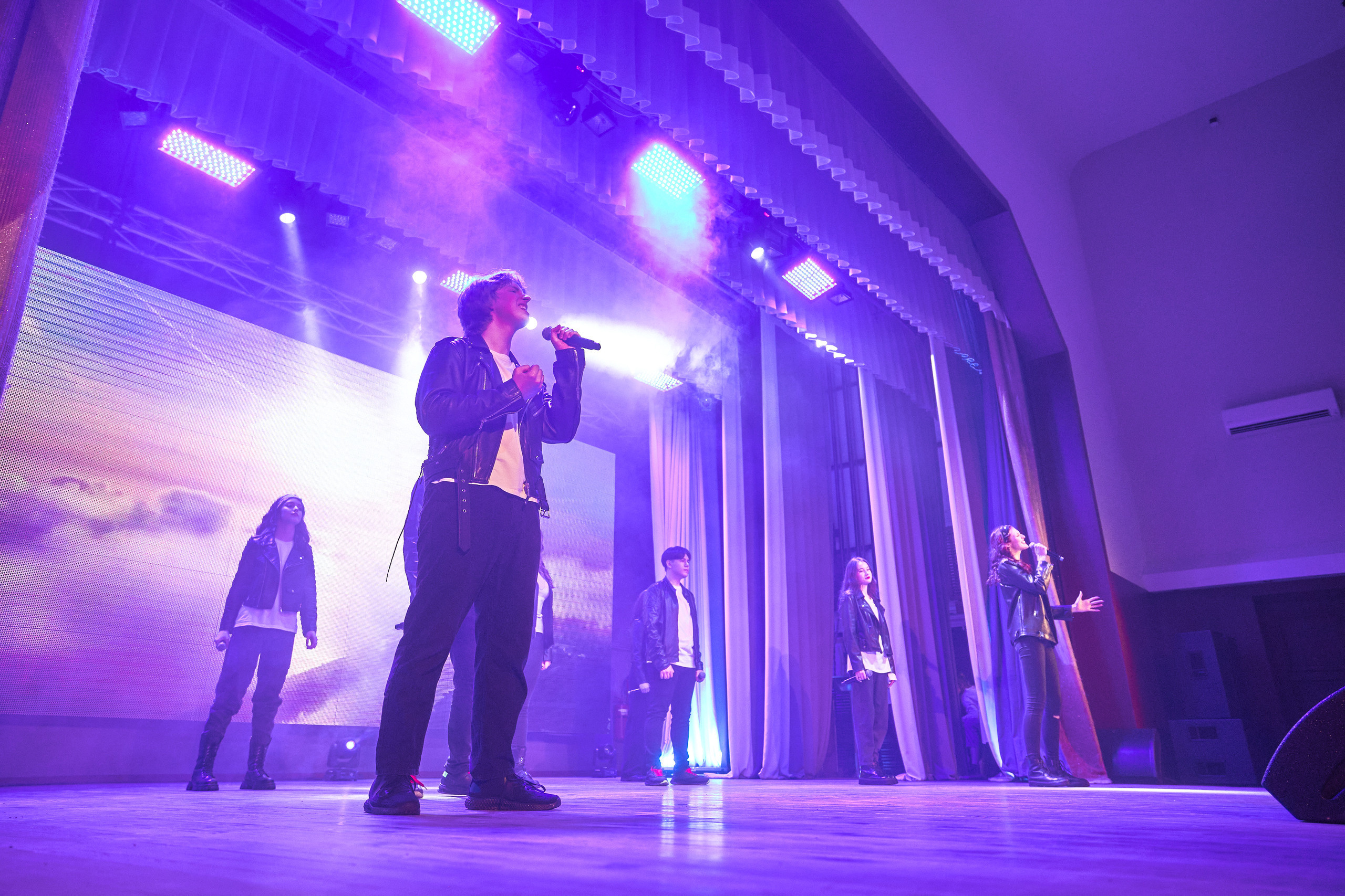 Портфолио репортажной фотосъёмки: Концерт в ДК Железнодорожников. Фотограф Яковлев Роман — Красноярск