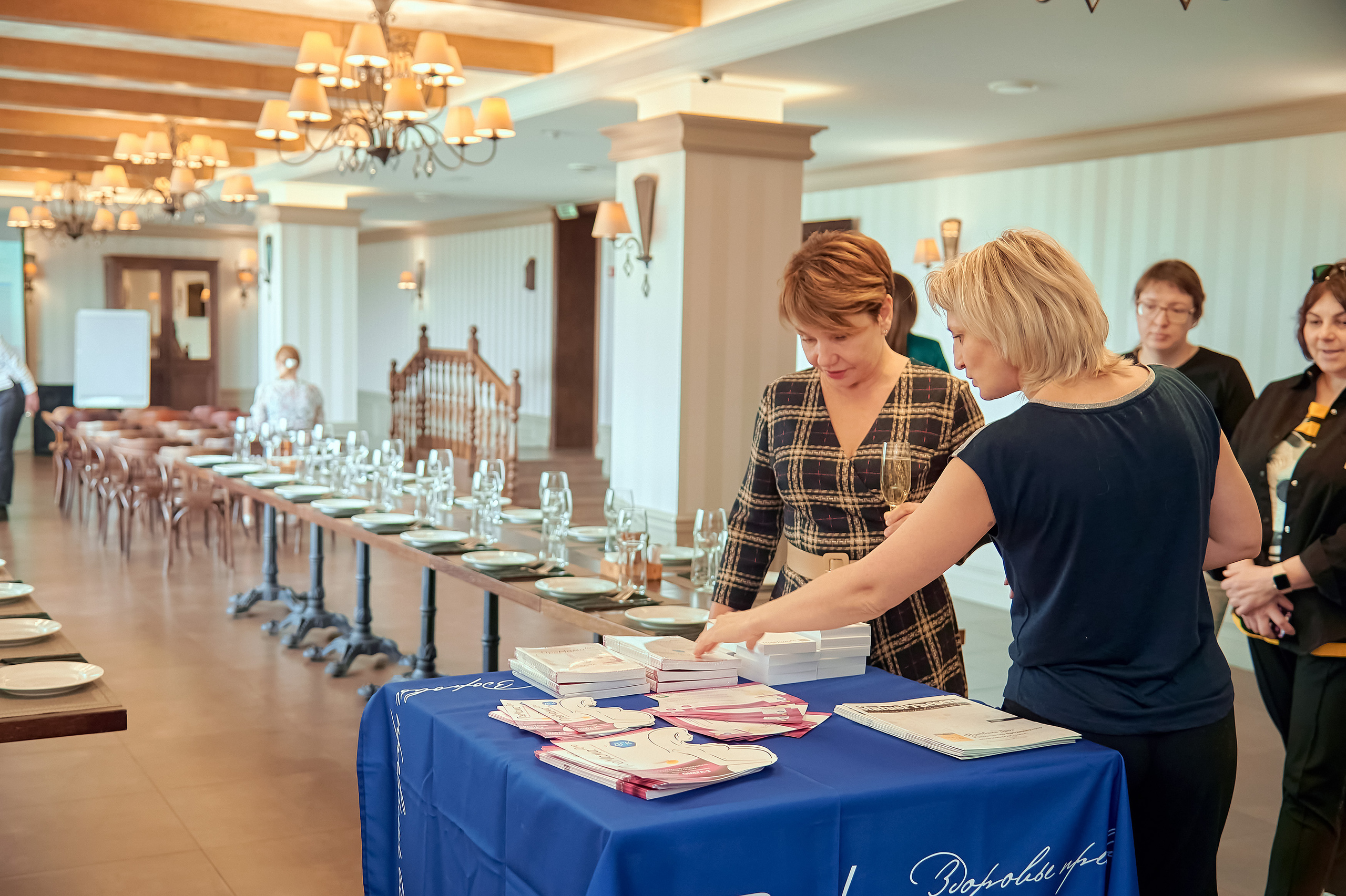 Портфолио репортажной фотосъёмки: ПреМама Дуо в Сафари-клуб. Фотограф Яковлев Роман — Красноярск