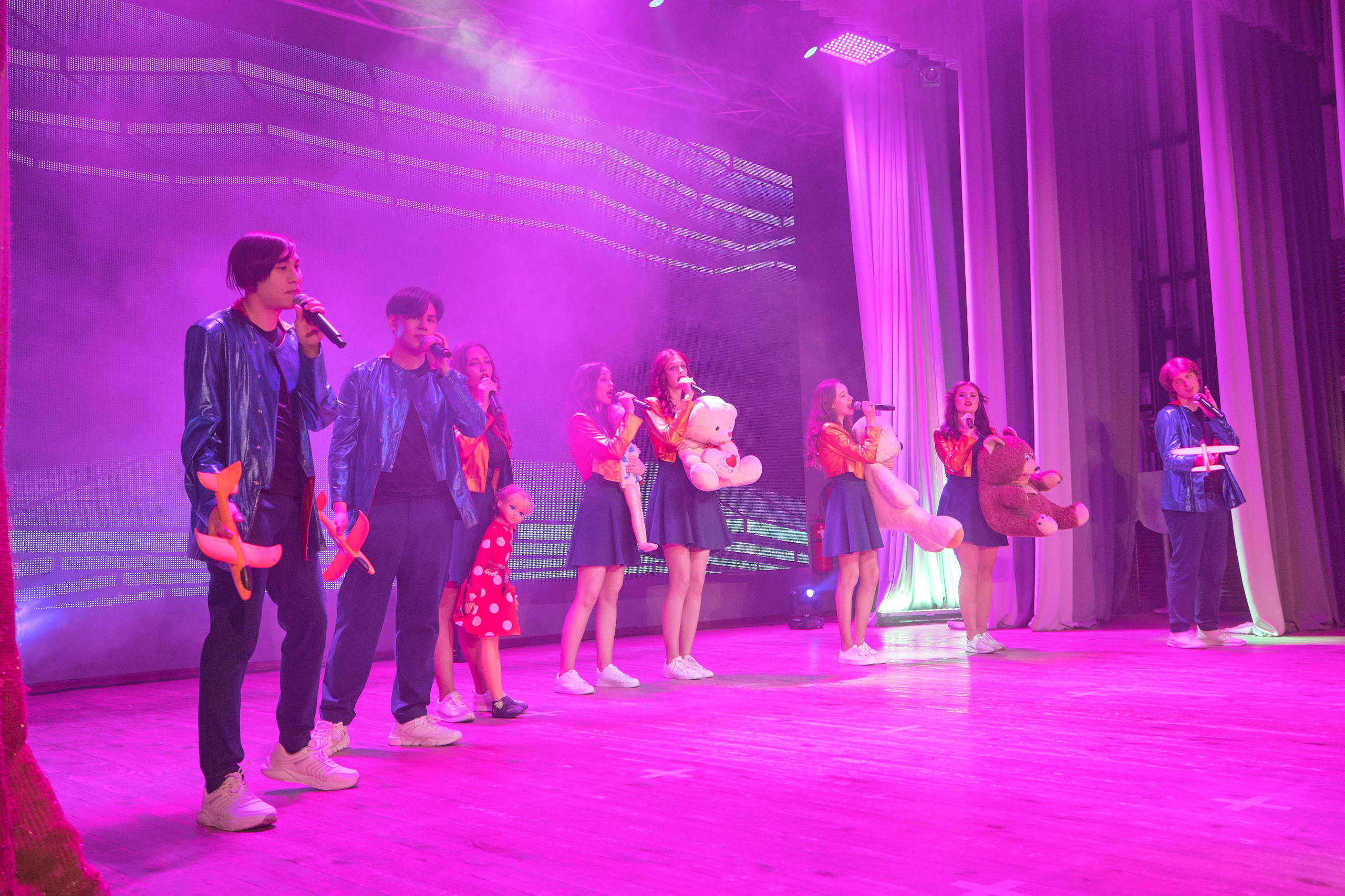 Портфолио репортажной фотосъёмки: Концерт в ДК Железнодорожников. Фотограф Яковлев Роман — Красноярск