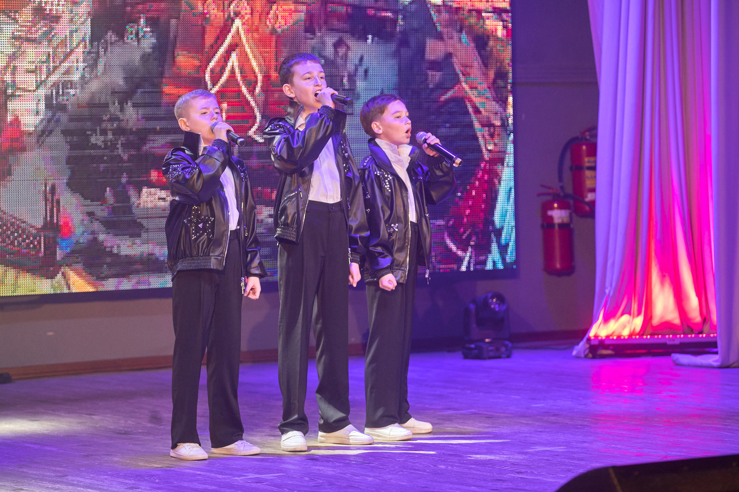 Портфолио репортажной фотосъёмки: Концерт в ДК Железнодорожников. Фотограф Яковлев Роман — Красноярск