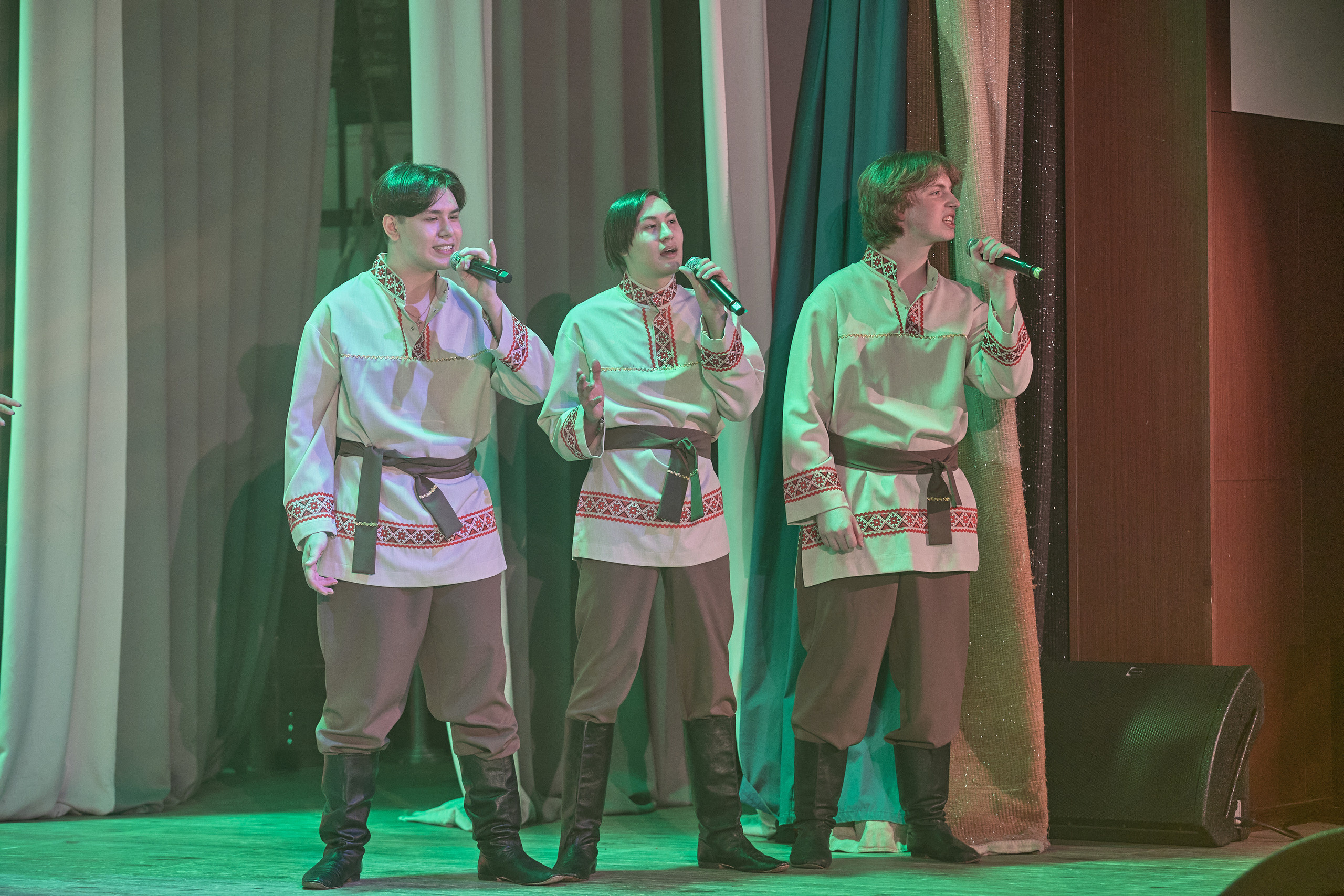 Портфолио репортажной фотосъёмки: Концерт в ДК Железнодорожников. Фотограф Яковлев Роман — Красноярск