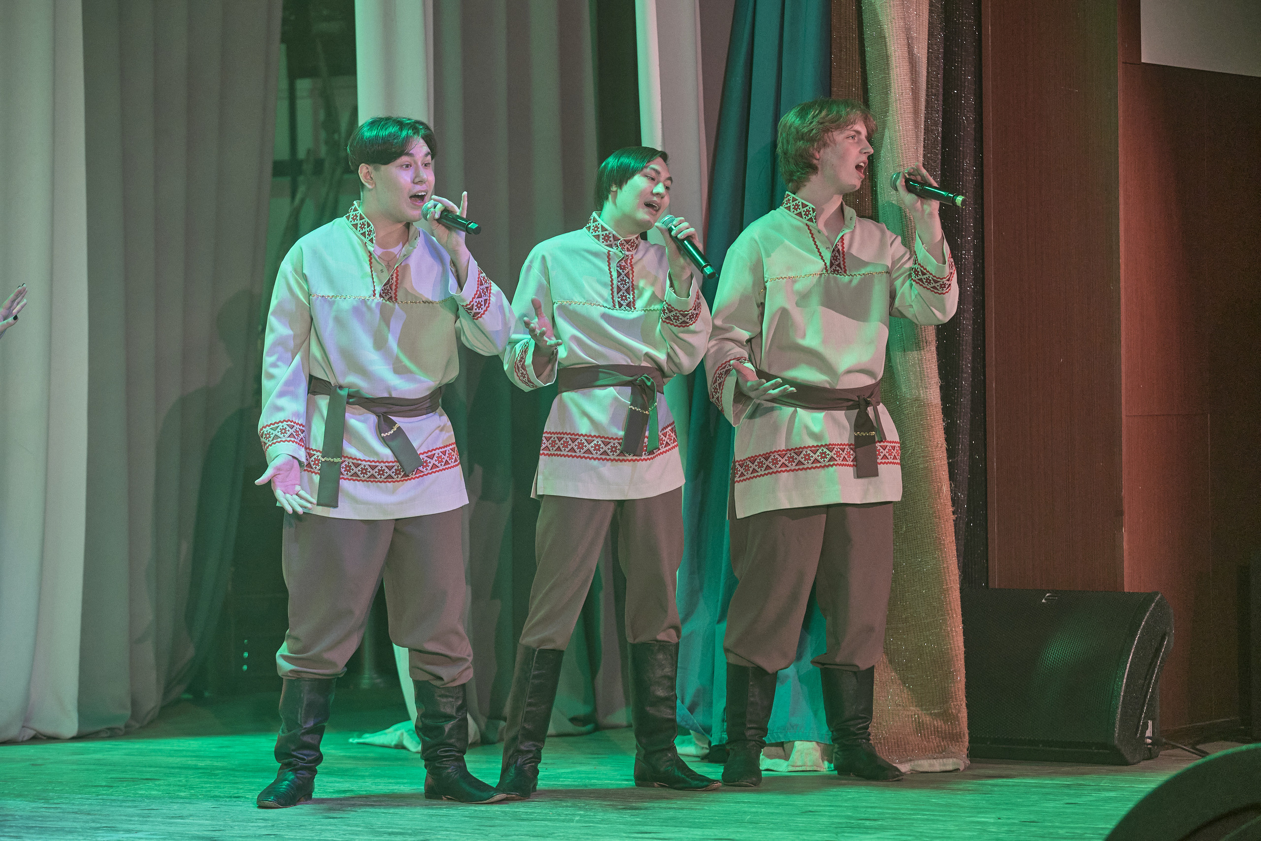 Портфолио репортажной фотосъёмки: Концерт в ДК Железнодорожников. Фотограф Яковлев Роман — Красноярск