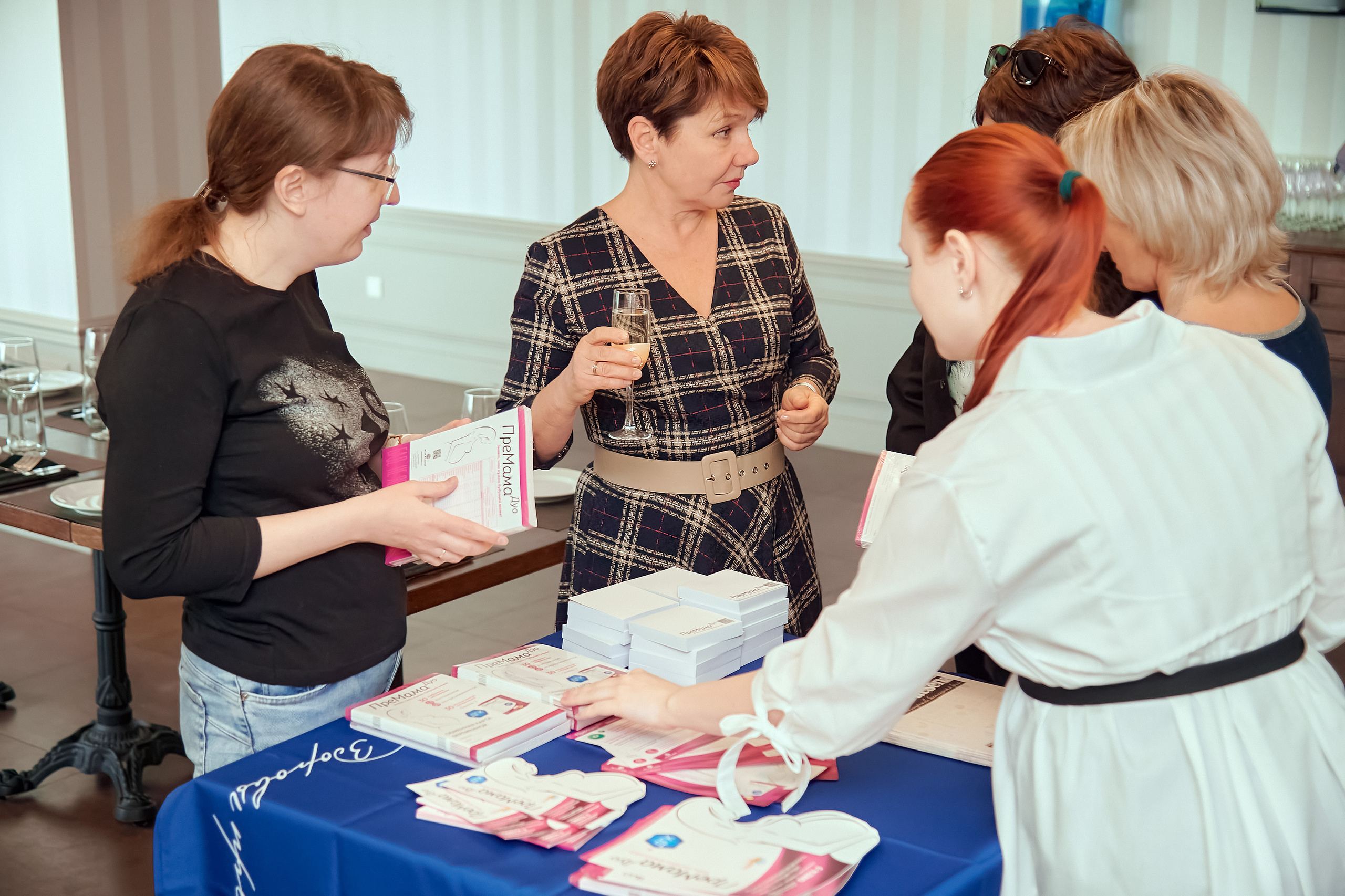 Портфолио репортажной фотосъёмки: ПреМама Дуо в Сафари-клуб. Фотограф Яковлев Роман — Красноярск