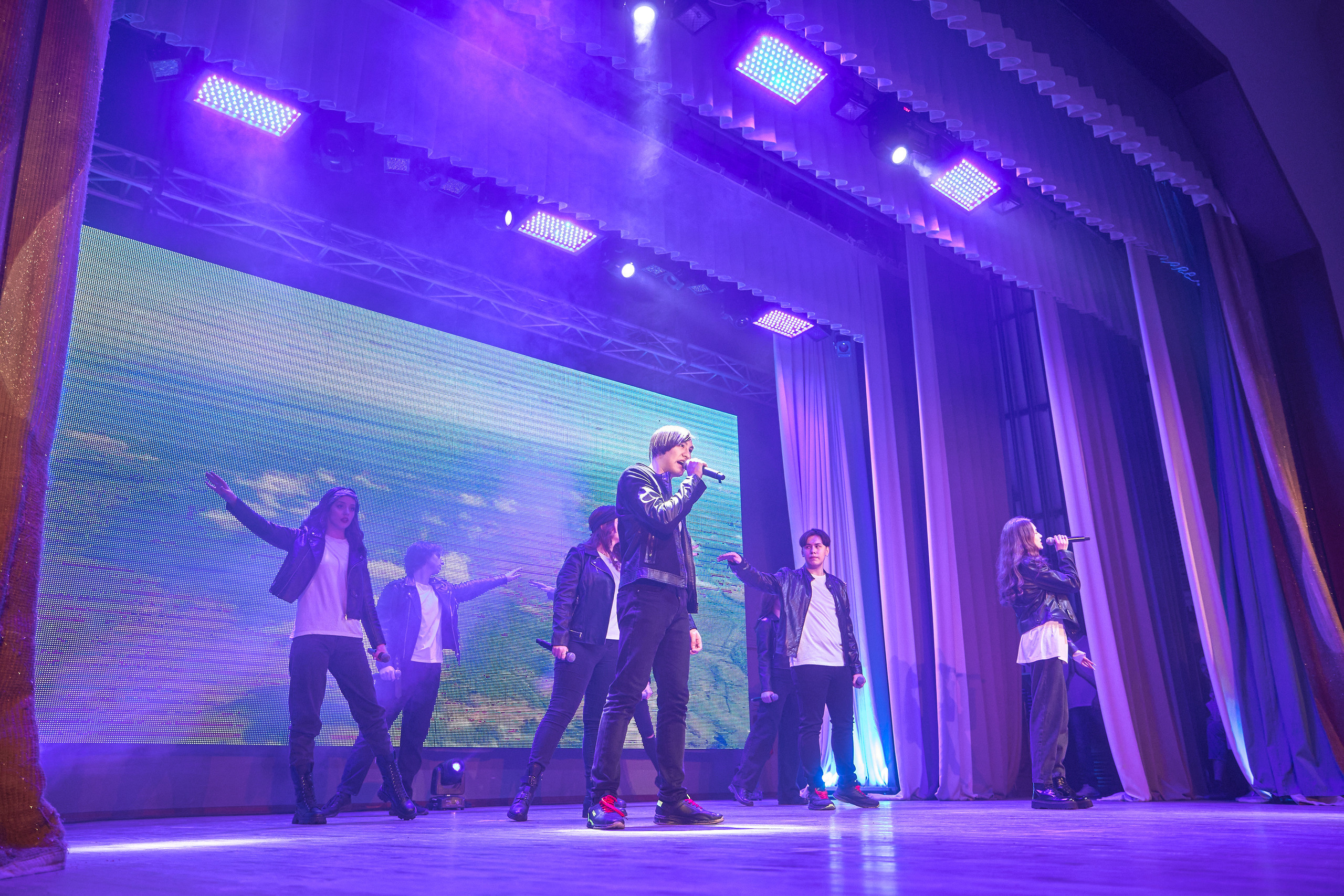 Портфолио репортажной фотосъёмки: Концерт в ДК Железнодорожников. Фотограф Яковлев Роман — Красноярск