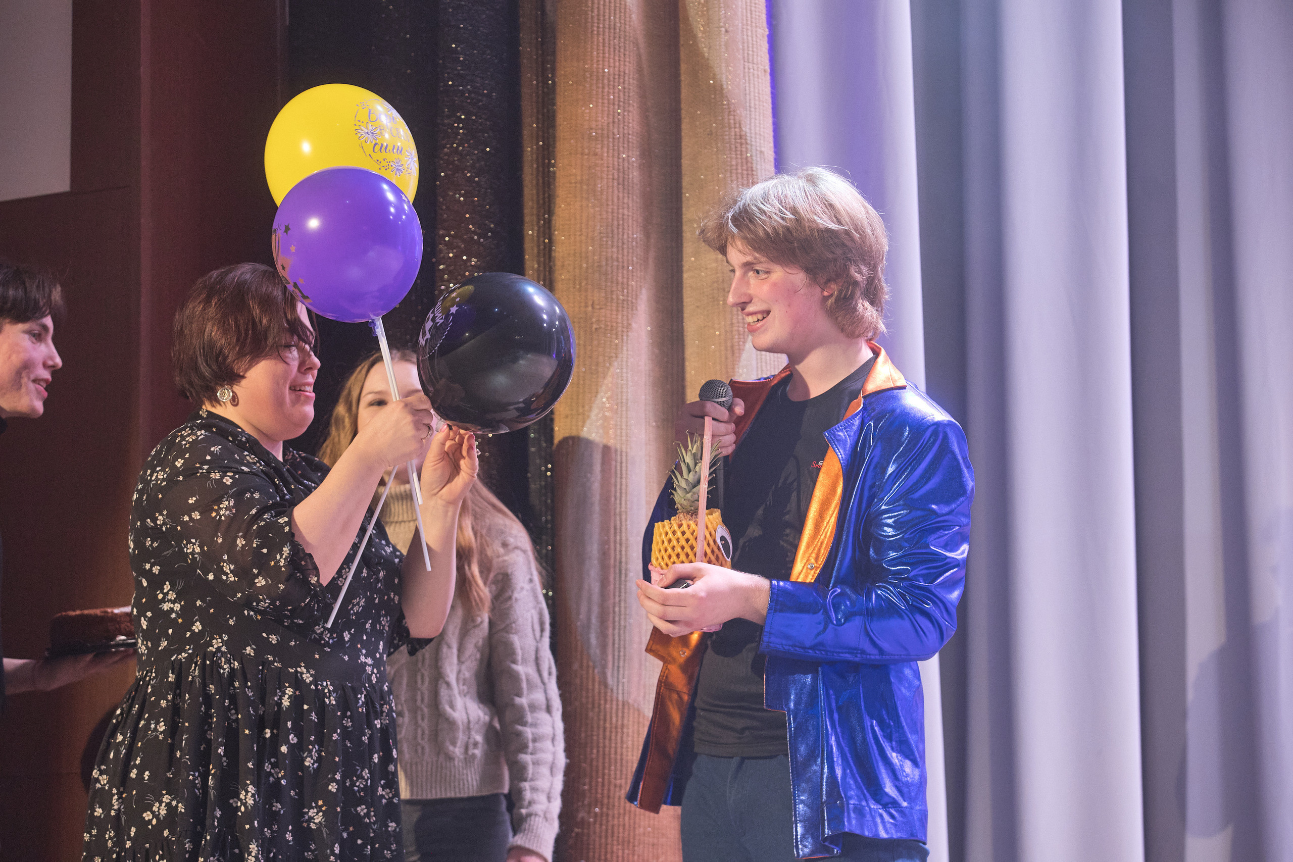 Портфолио репортажной фотосъёмки: Концерт в ДК Железнодорожников. Фотограф Яковлев Роман — Красноярск